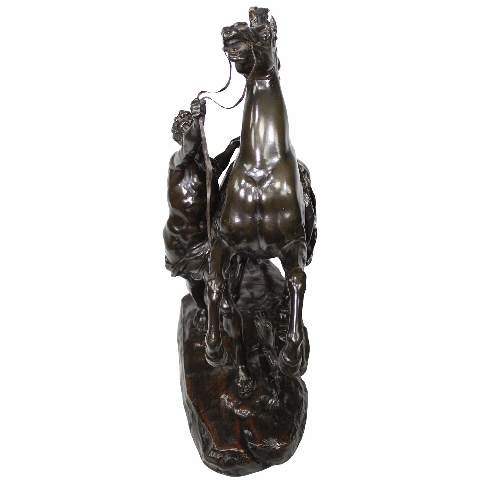 Pareja de esculturas francesas de bronce patinado de los siglos XIX/XX 