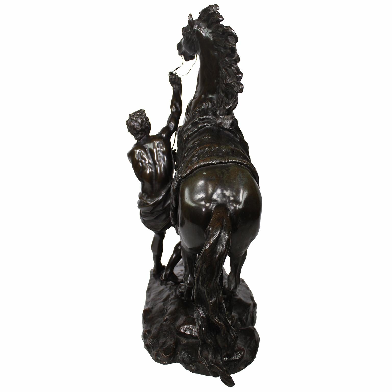 Pareja de esculturas francesas de bronce patinado de los siglos XIX/XX 