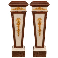 Paar Französisch 19. Louis XVI St. Rouge Griotte & Goldbronze-Sockel, Louis XVI.-Stil
