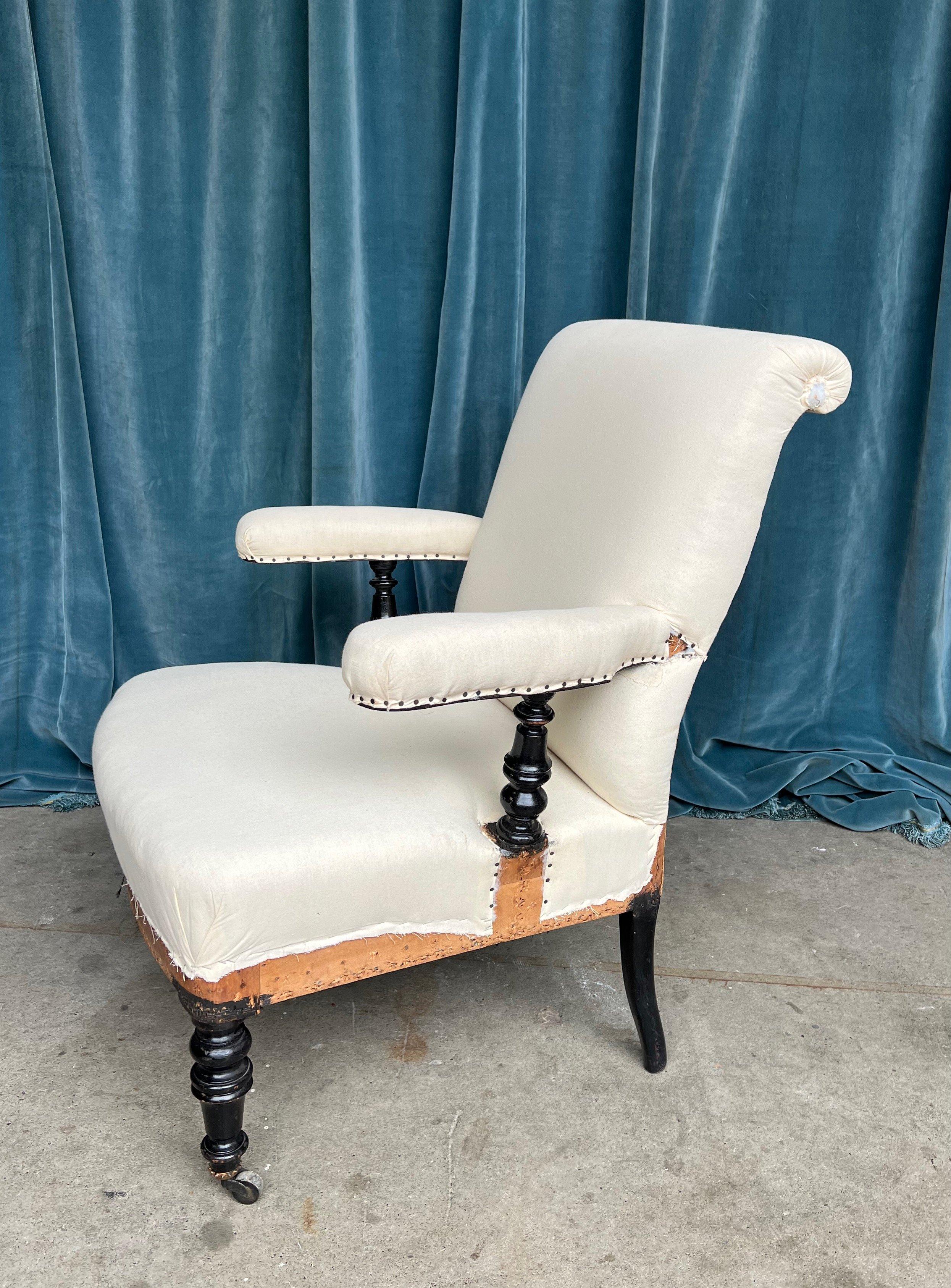 XIXe siècle Paire de fauteuils français du 19ème siècle avec accoudoirs ébonisés en vente