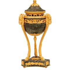 Coppia di lampade francesi del XIX secolo del periodo Belle Époque in marmo e ormeggio