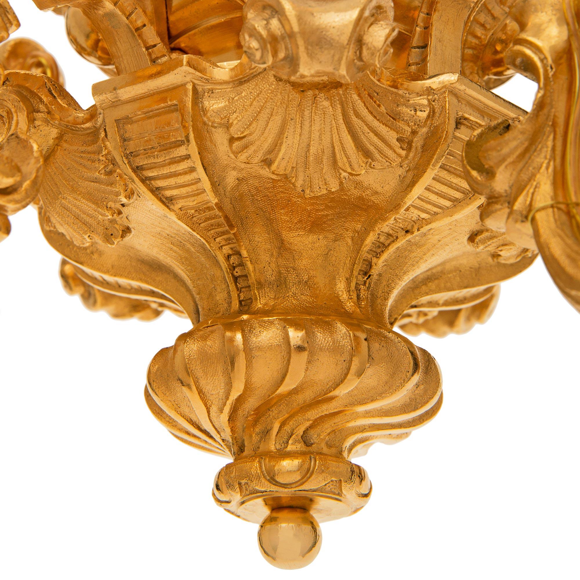 Bronze doré Paire de lustres en bronze doré d'époque Belle Epoque, 19e siècle, France en vente