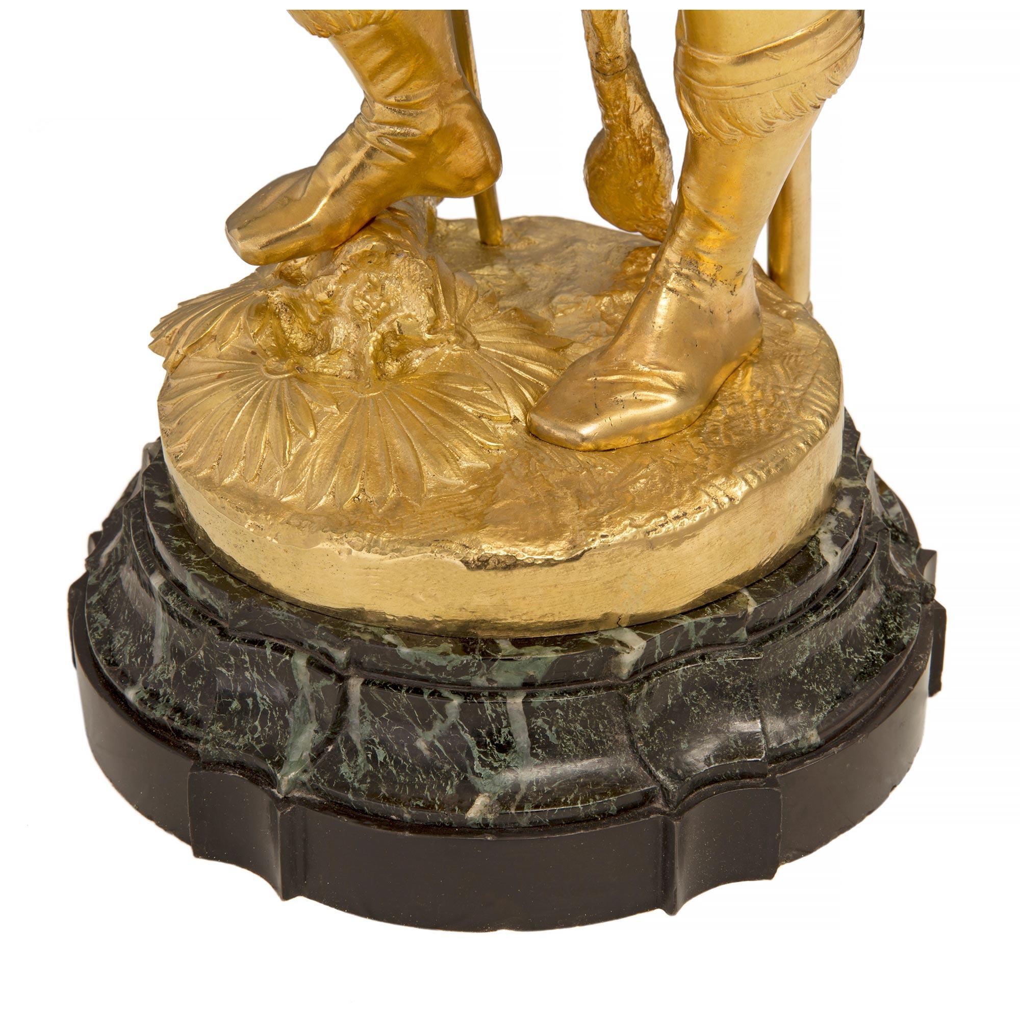 Paire de statues françaises de la période Belle poque du 19ème siècle montées sur des lampes en vente 5