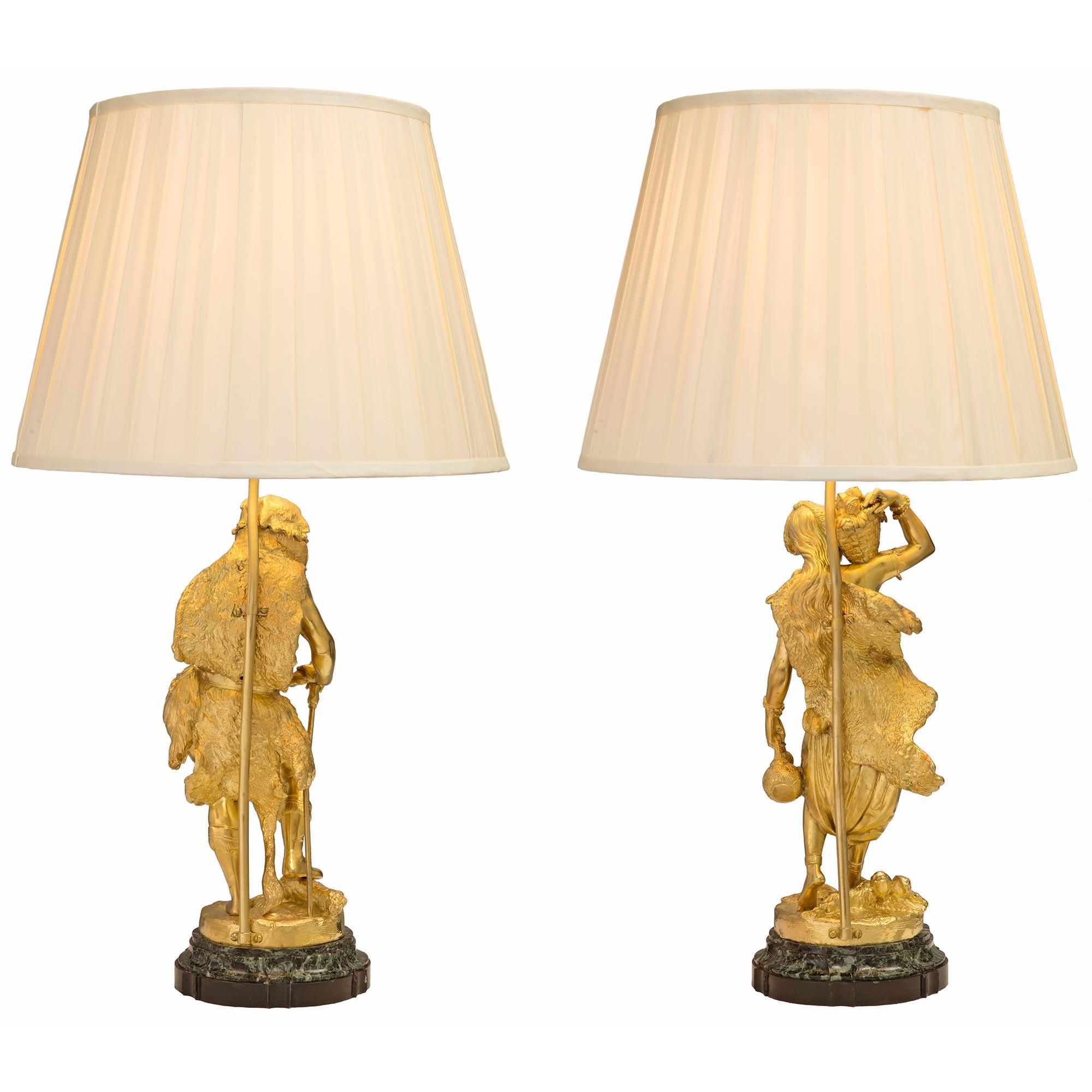 Belle Époque Paire de statues françaises de la période Belle poque du 19ème siècle montées sur des lampes en vente