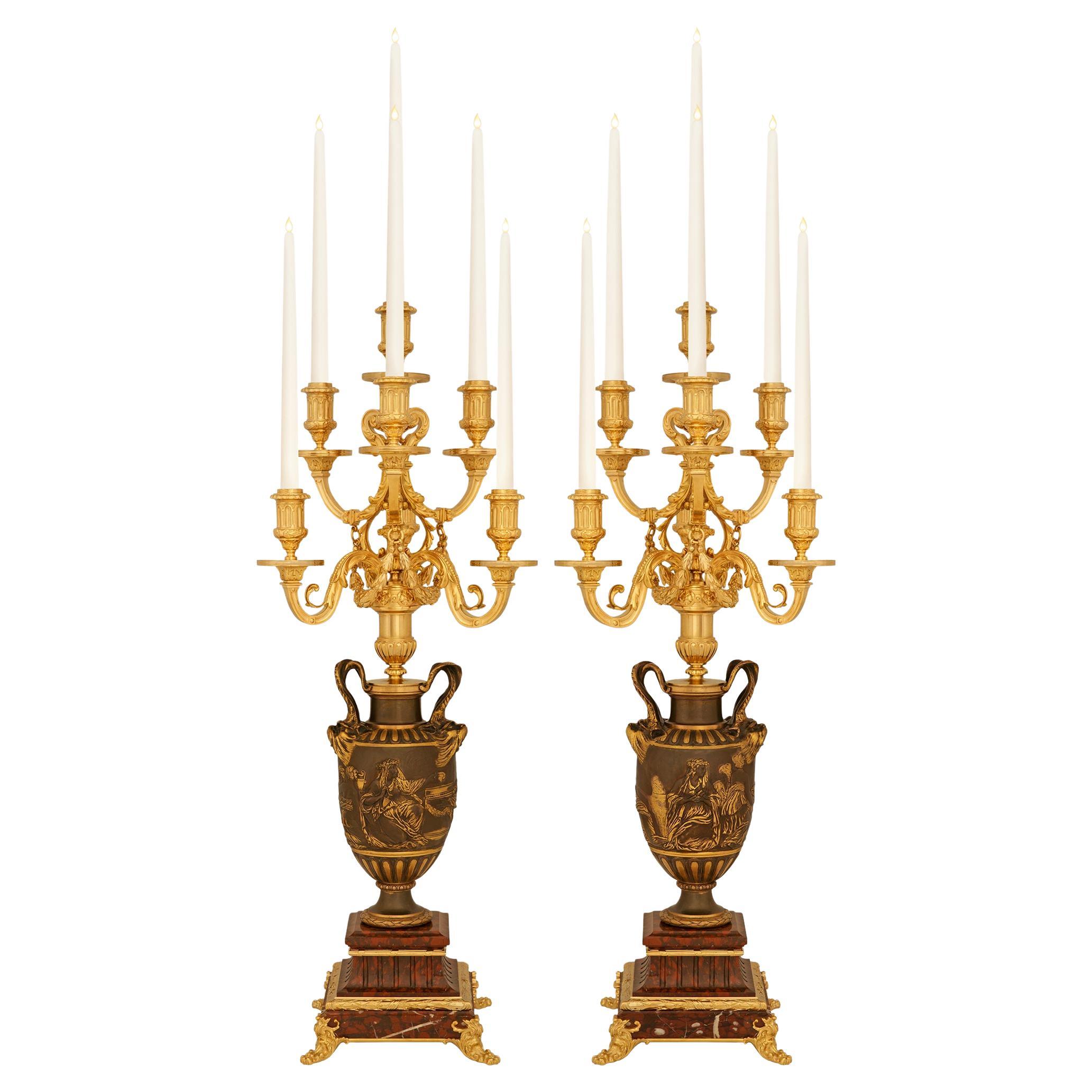 coppia di candelabri francesi del XIX secolo in bronzo e ormolu, firmati Barbedienne