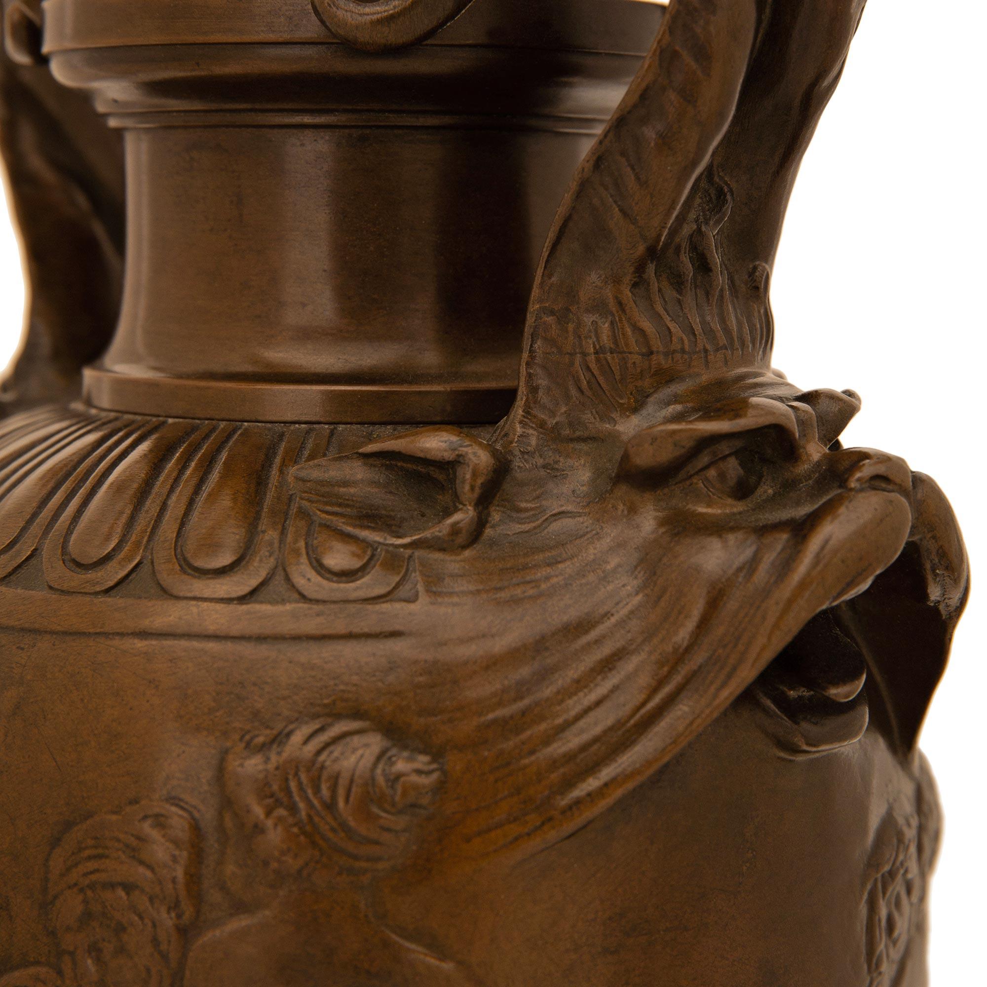 Coppia di lampade francesi del XIX secolo in bronzo, ormolu e marmo, firmate Barbedienne in vendita 3