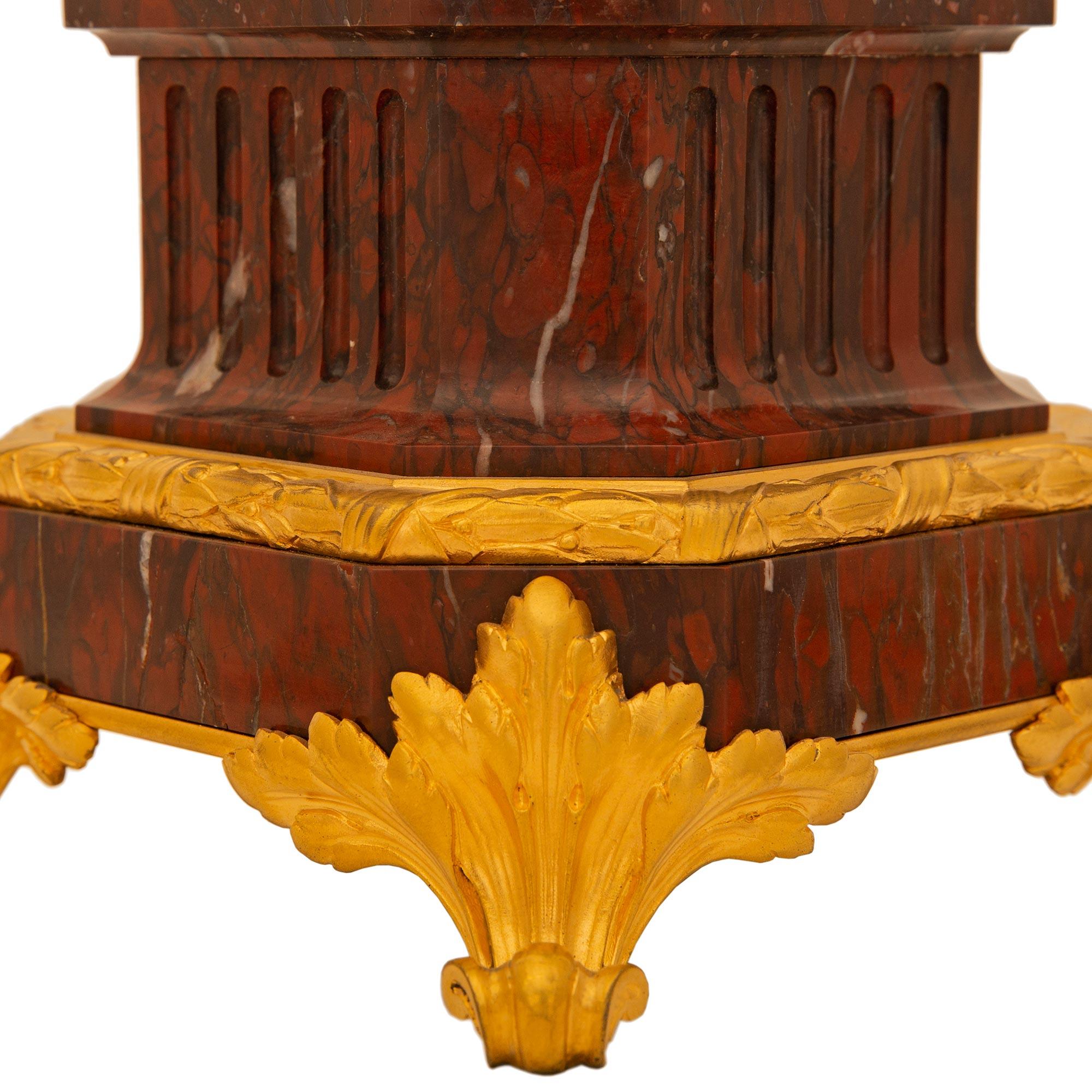 Coppia di lampade francesi del XIX secolo in bronzo, ormolu e marmo, firmate Barbedienne in vendita 4