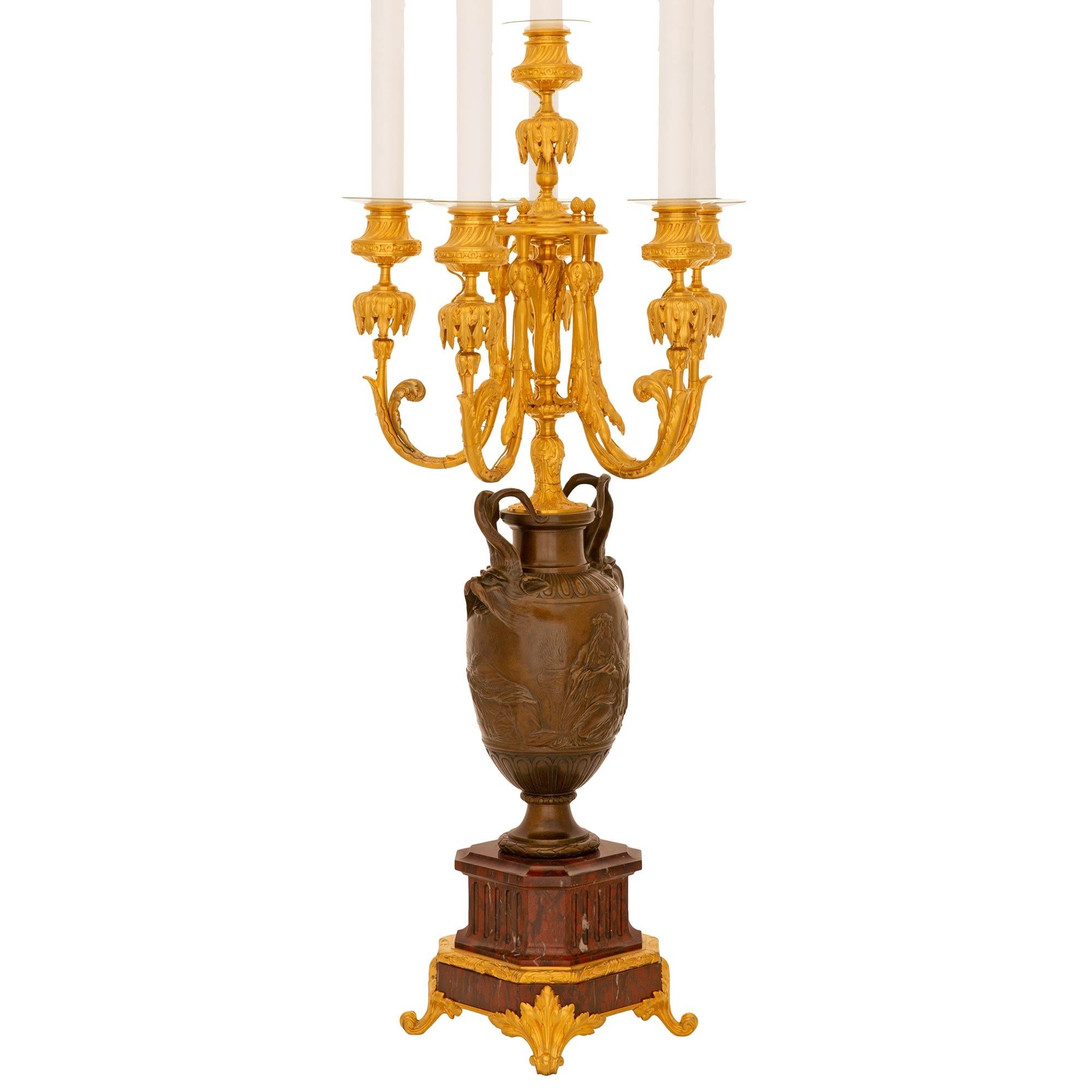 Rinascimento Coppia di lampade francesi del XIX secolo in bronzo, ormolu e marmo, firmate Barbedienne in vendita