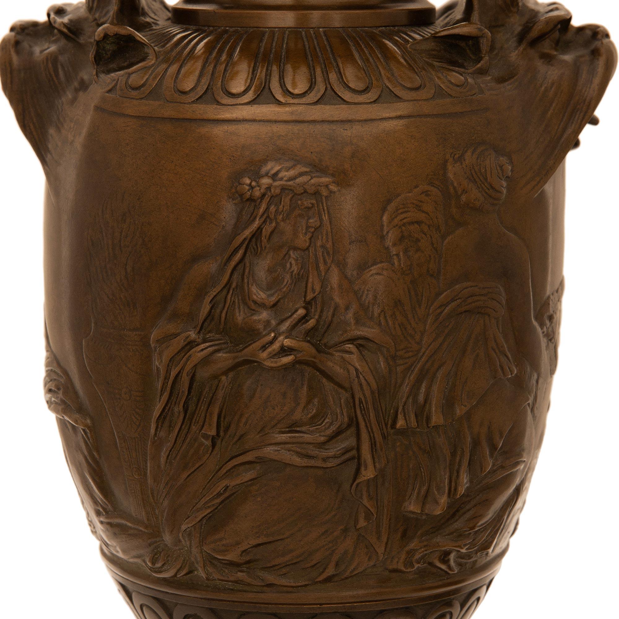 Coppia di lampade francesi del XIX secolo in bronzo, ormolu e marmo, firmate Barbedienne in vendita 2
