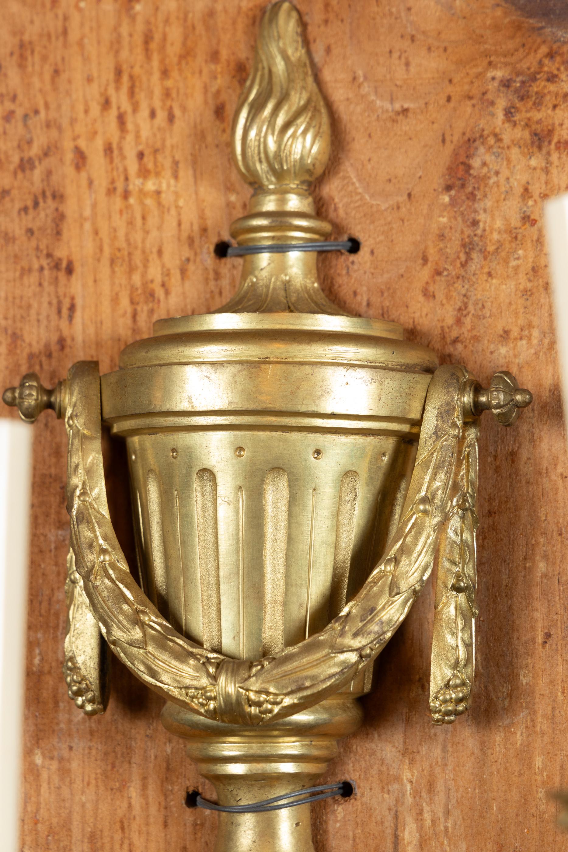 Paire d'appliques en bronze du XIXe siècle Bon état - En vente à New Orleans, LA