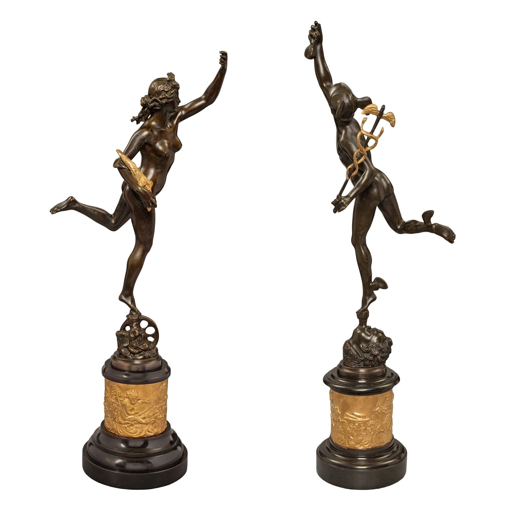 Paar französische Bronzestatuen von Merkur und Fortuna aus dem 19. Jahrhundert (Louis XVI.) im Angebot