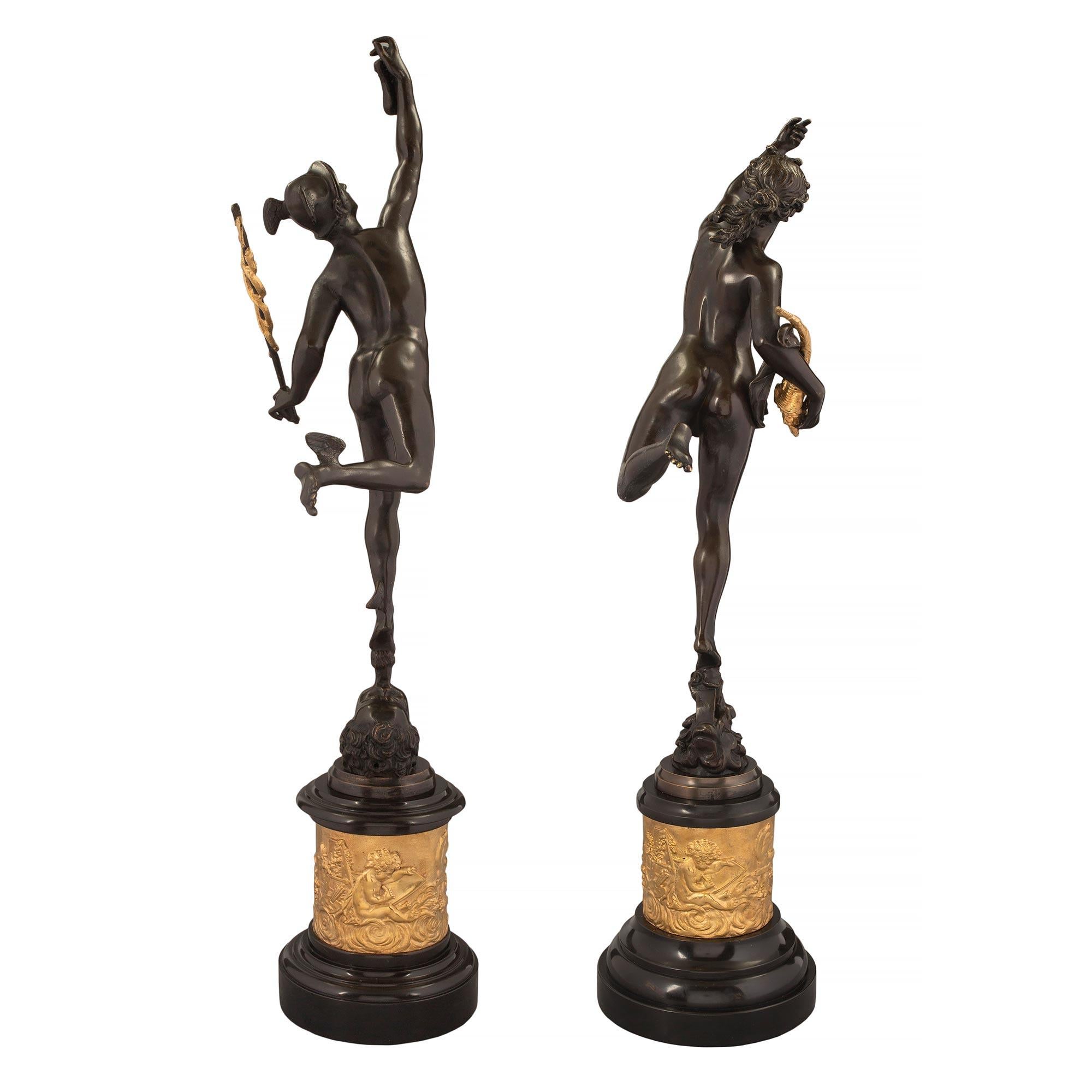 Paar französische Bronzestatuen von Merkur und Fortuna aus dem 19. Jahrhundert (Französisch) im Angebot