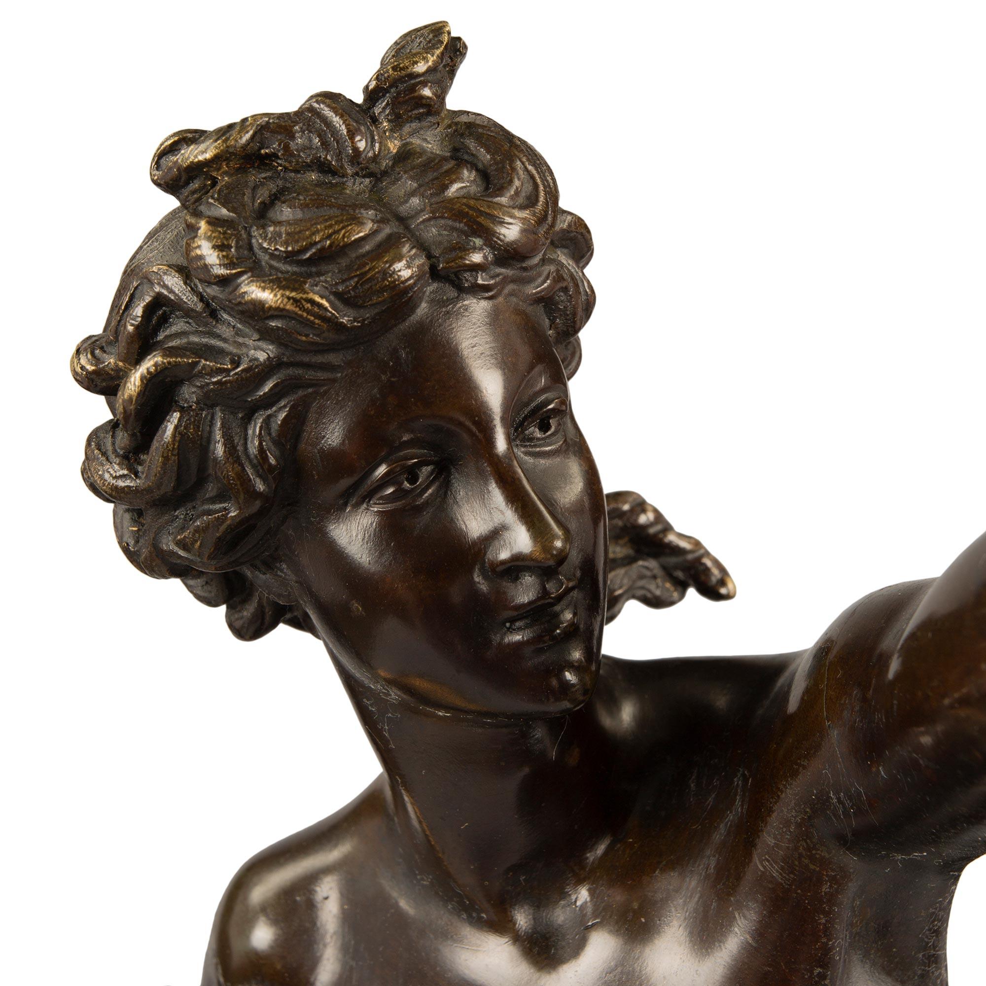 Patiné Paire de statues françaises en bronze du 19ème siècle représentant Mercure et Fortuna en vente
