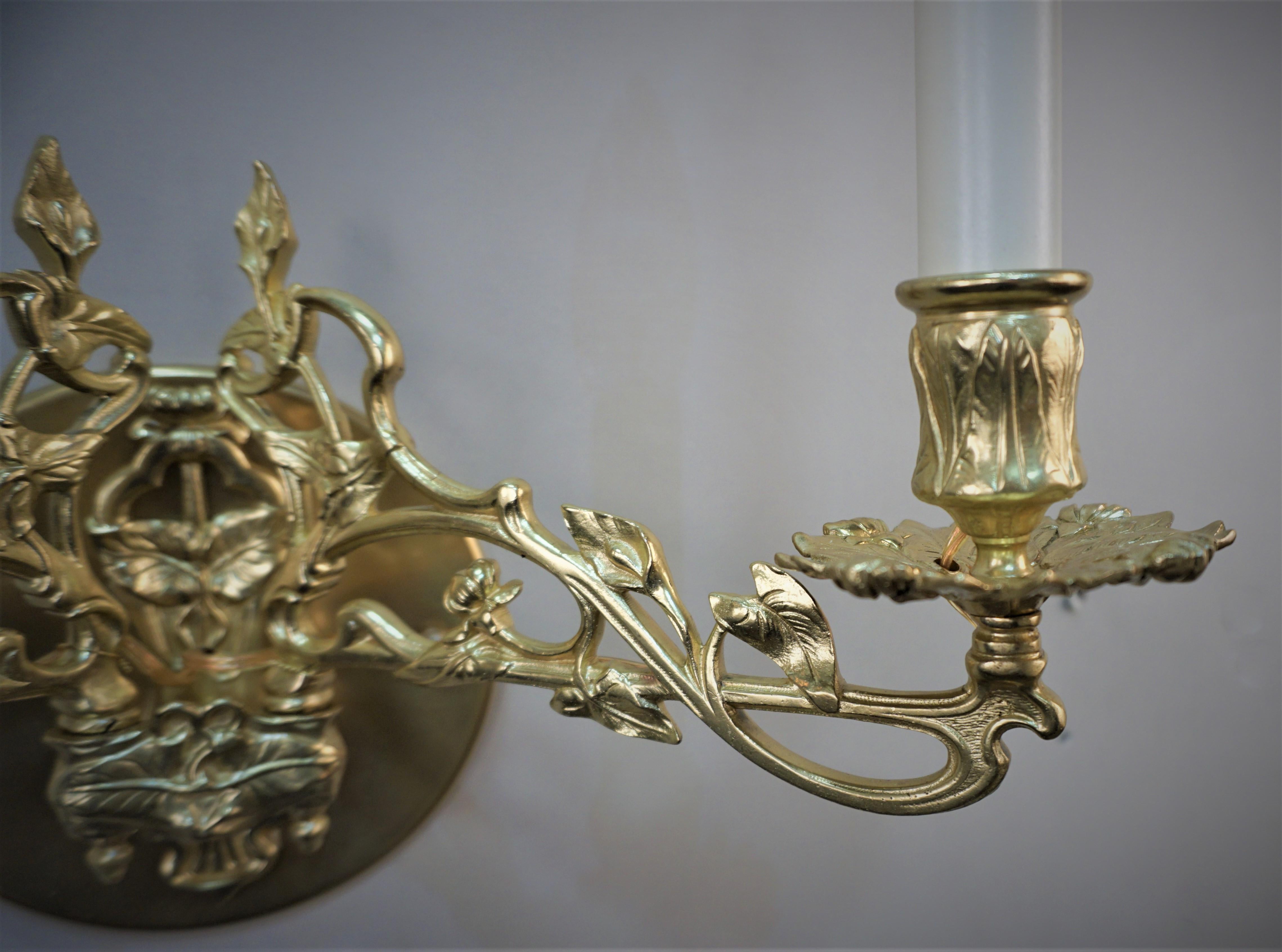 Art Nouveau Pair of French 19th Century Bronze Wall Sconces For Sale