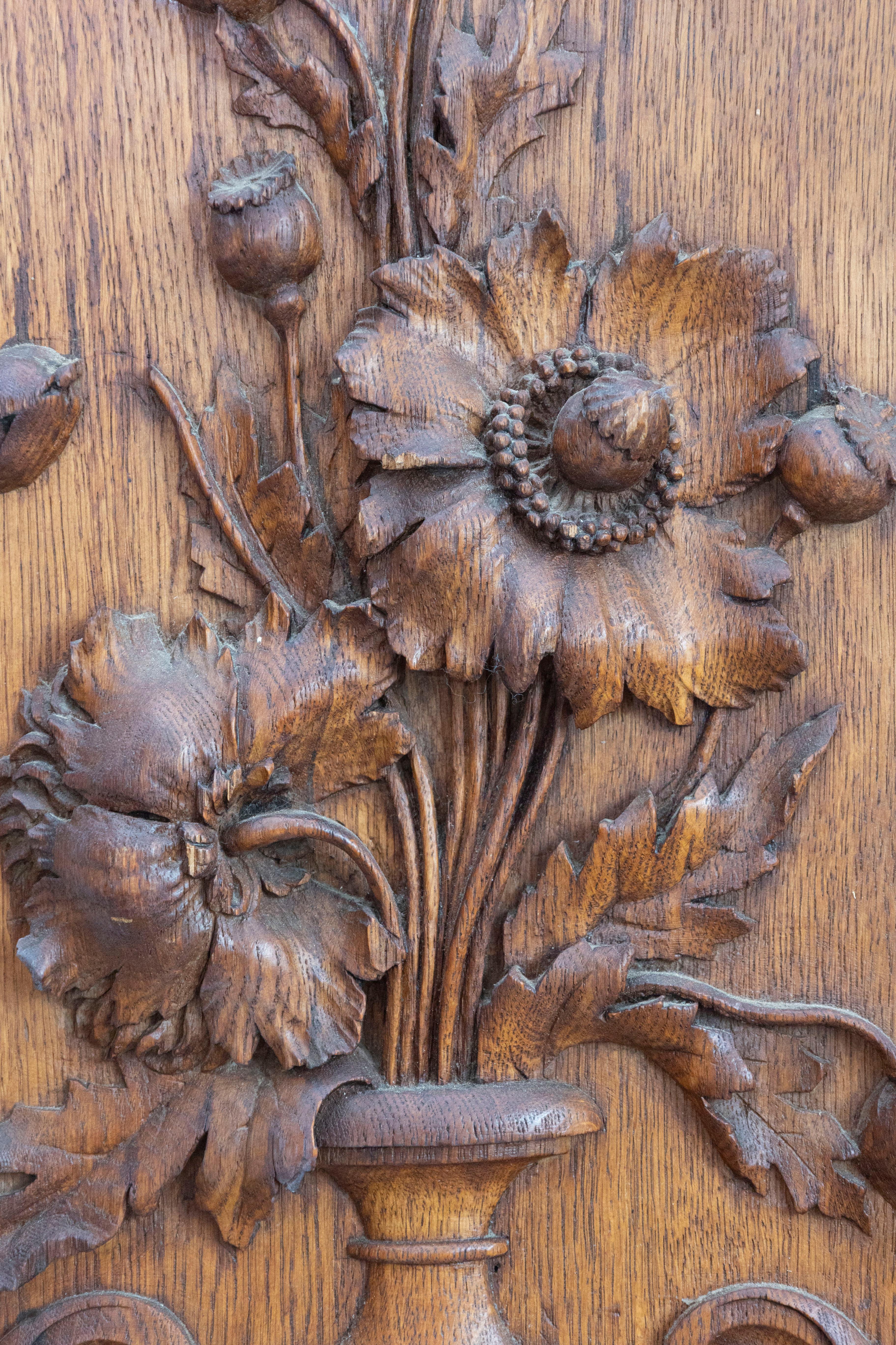 Pair of French 19th Century Carved Oak Vertical Panels with Bouquets in Vases For Sale 1