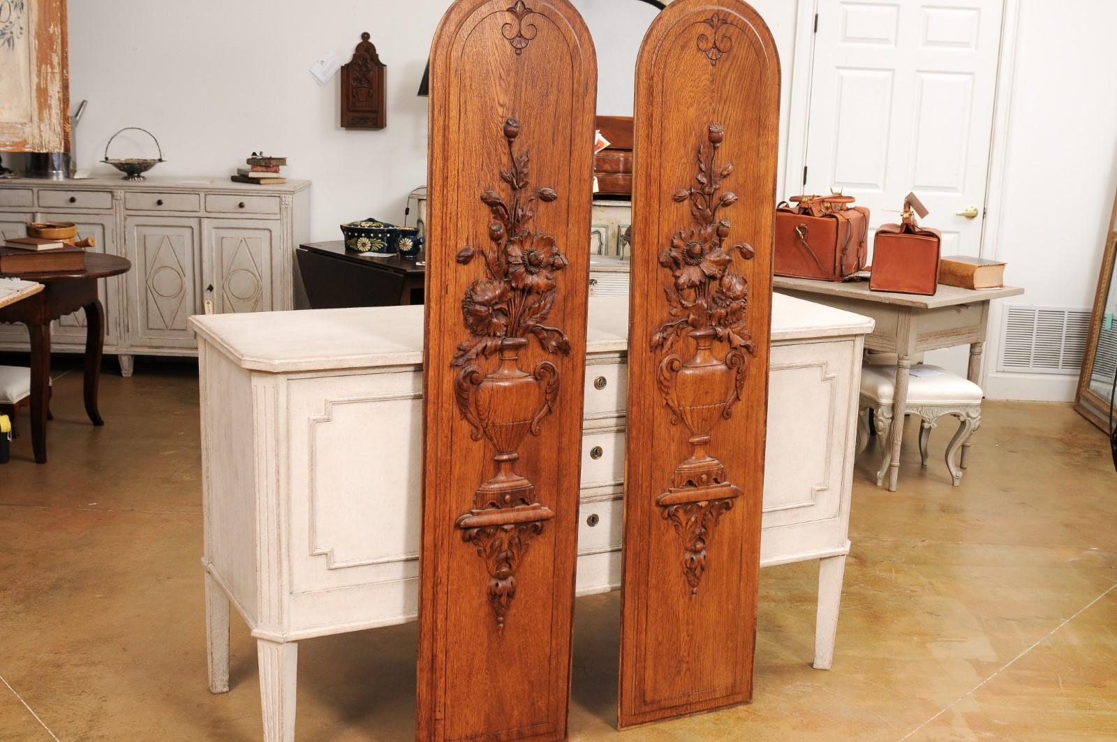 Pair of French 19th Century Carved Oak Vertical Panels with Bouquets in Vases For Sale 3