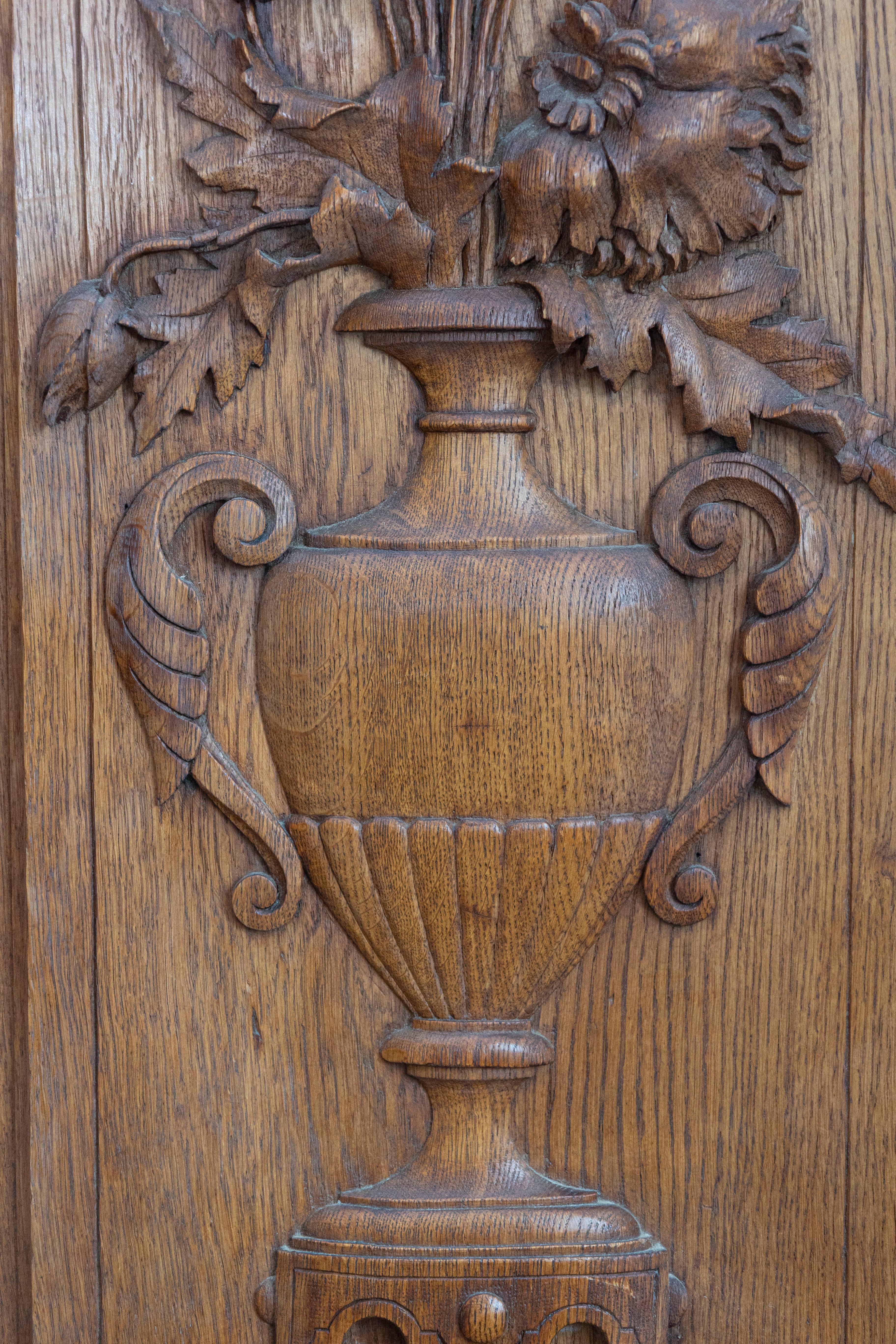 Pair of French 19th Century Carved Oak Vertical Panels with Bouquets in Vases For Sale 3