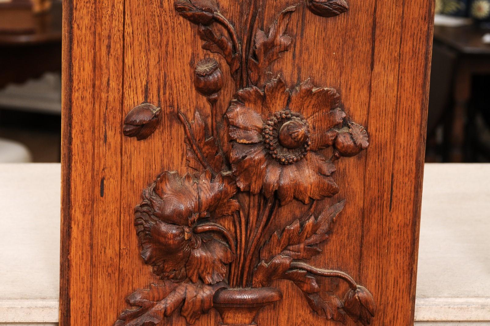 Pair of French 19th Century Carved Oak Vertical Panels with Bouquets in Vases For Sale 6