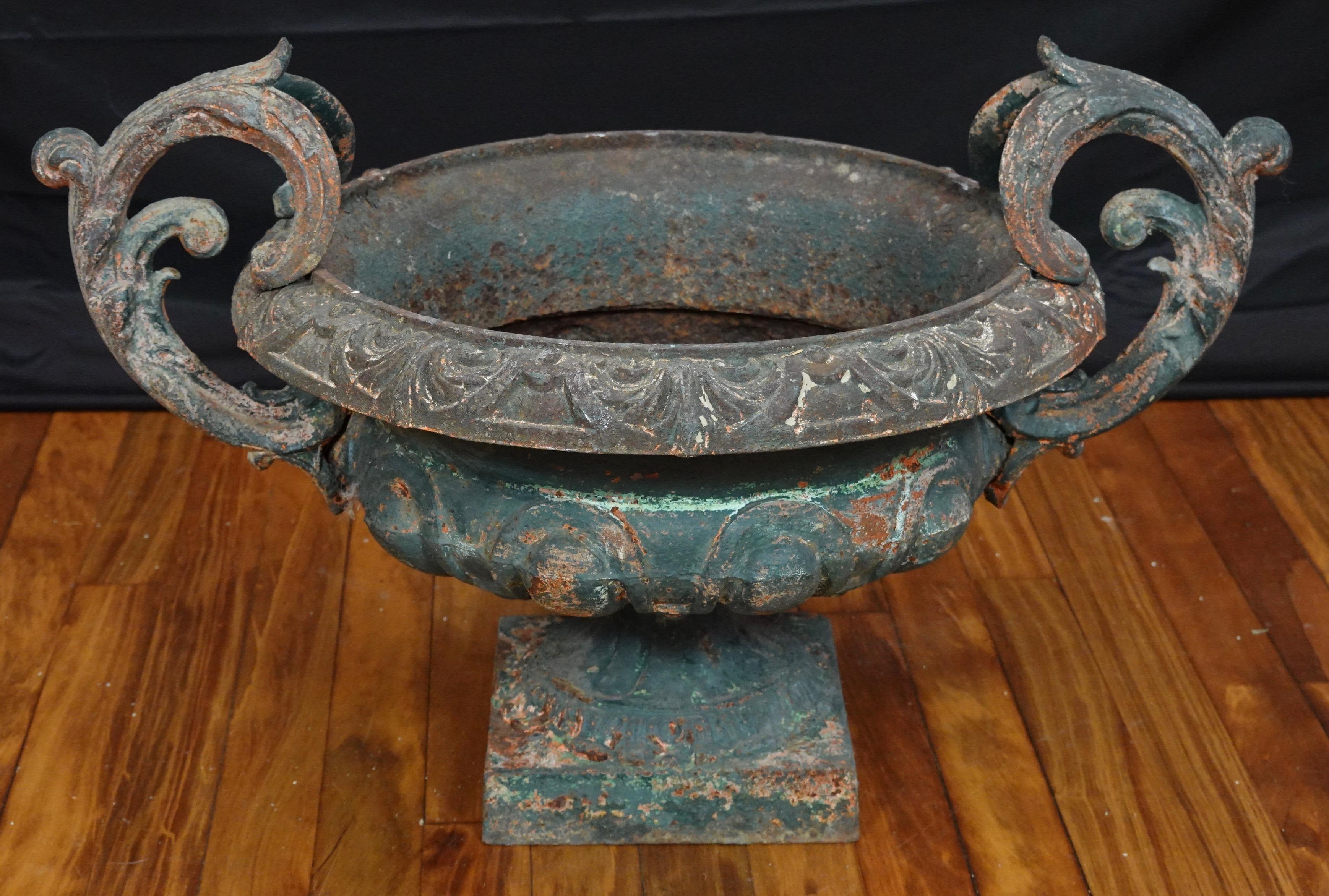 Pair of French 19th Century Cast Iron Garden Urns with Handles In Good Condition In Pembroke, MA