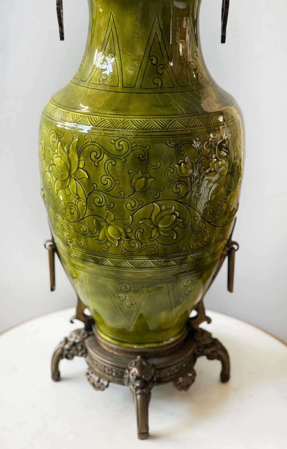 Paar französische Lampen aus Keramik und Bronze aus dem 19. Jahrhundert im Angebot 1