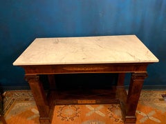 Coppia di tavoli da console francesi del XIX secolo Charles X con piano in marmo di Carrara