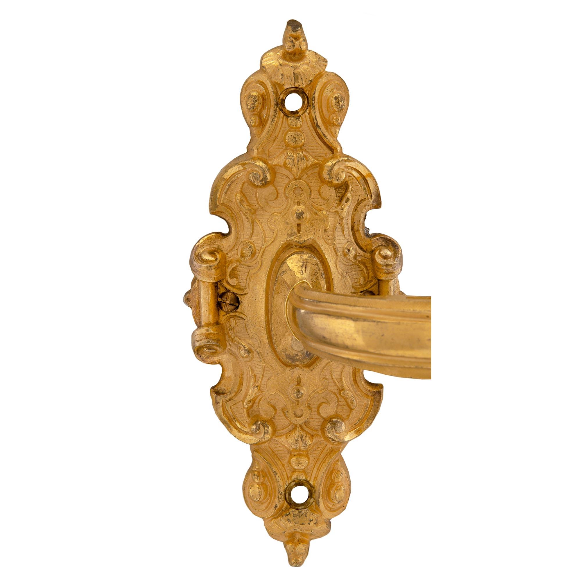 Pareja de Apliques de Ormolu del Periodo Charles X Franceses del Siglo XIX en venta 1