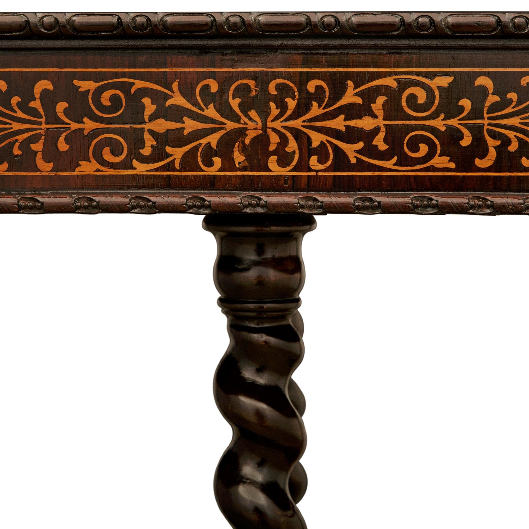 Pareja de mesas francesas de palisandro y madera de frutal del siglo XIX, época Charles X Madera frutal en venta