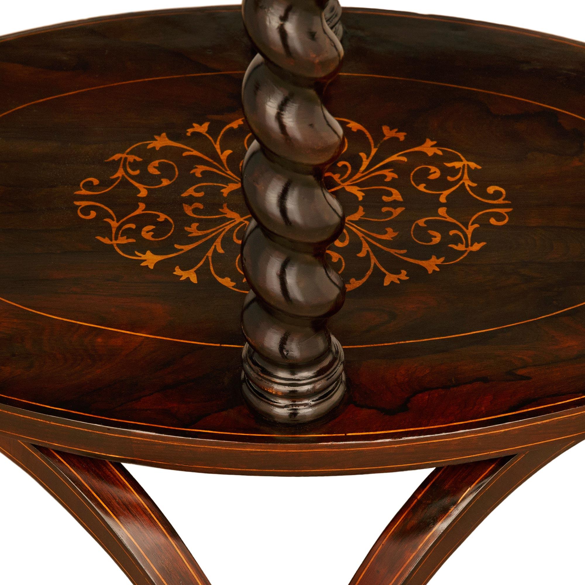 Pareja de mesas francesas de palisandro y madera de frutal del siglo XIX, época Charles X en venta 1