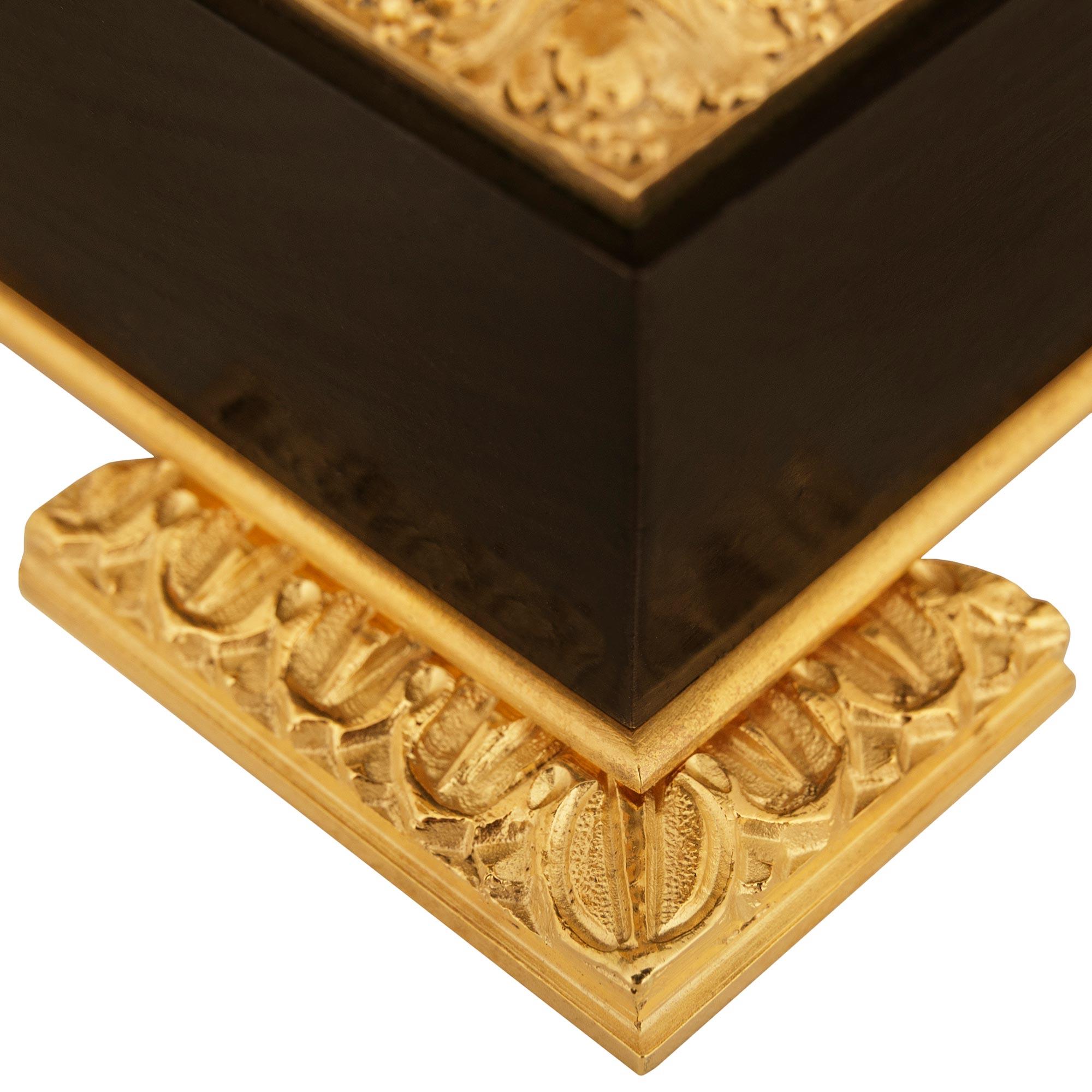 pair of French 19th century Charles X st. Ormolu and patinated Bronze urns in vendita 1