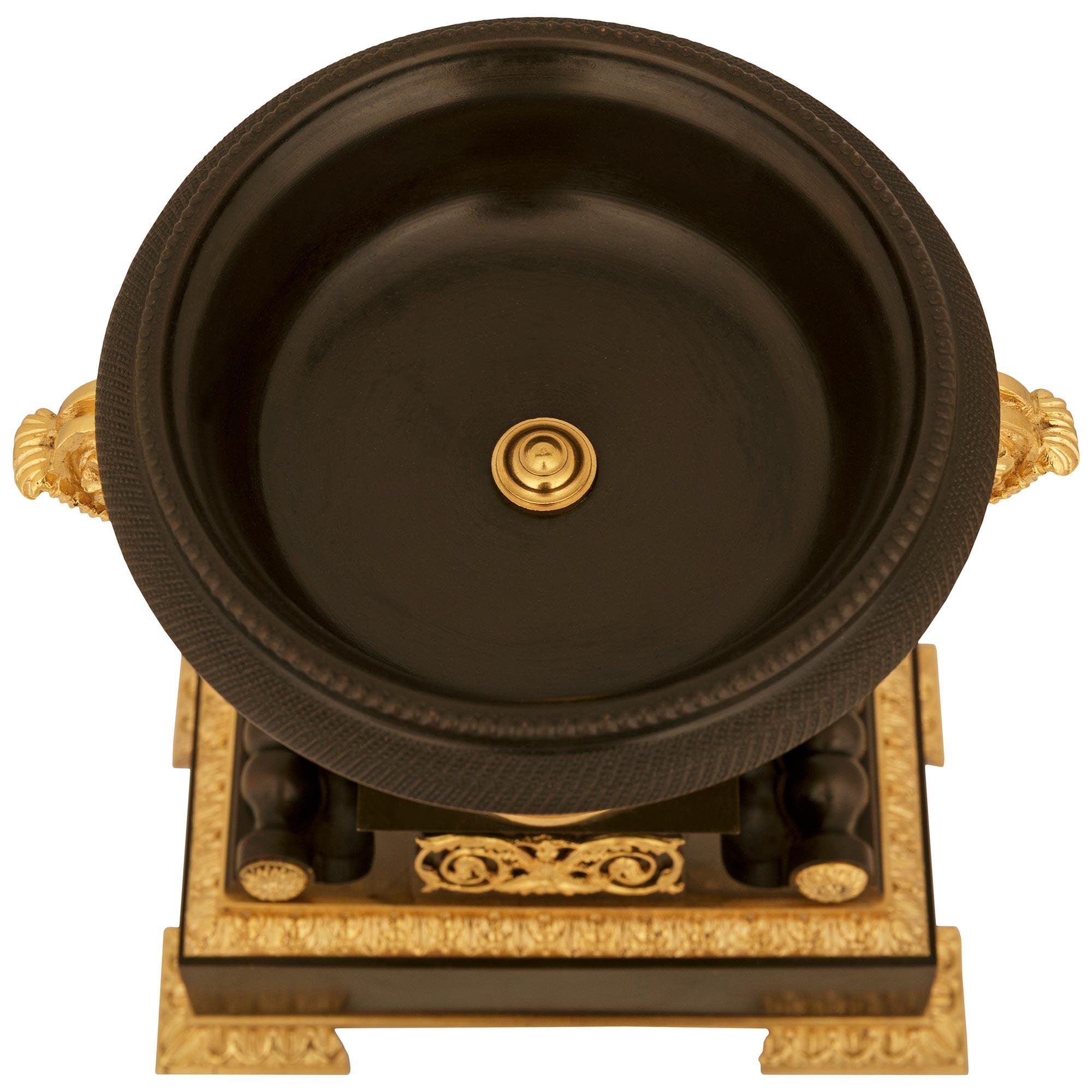 pair of French 19th century Charles X st. Ormolu and patinated Bronze urns in vendita 2