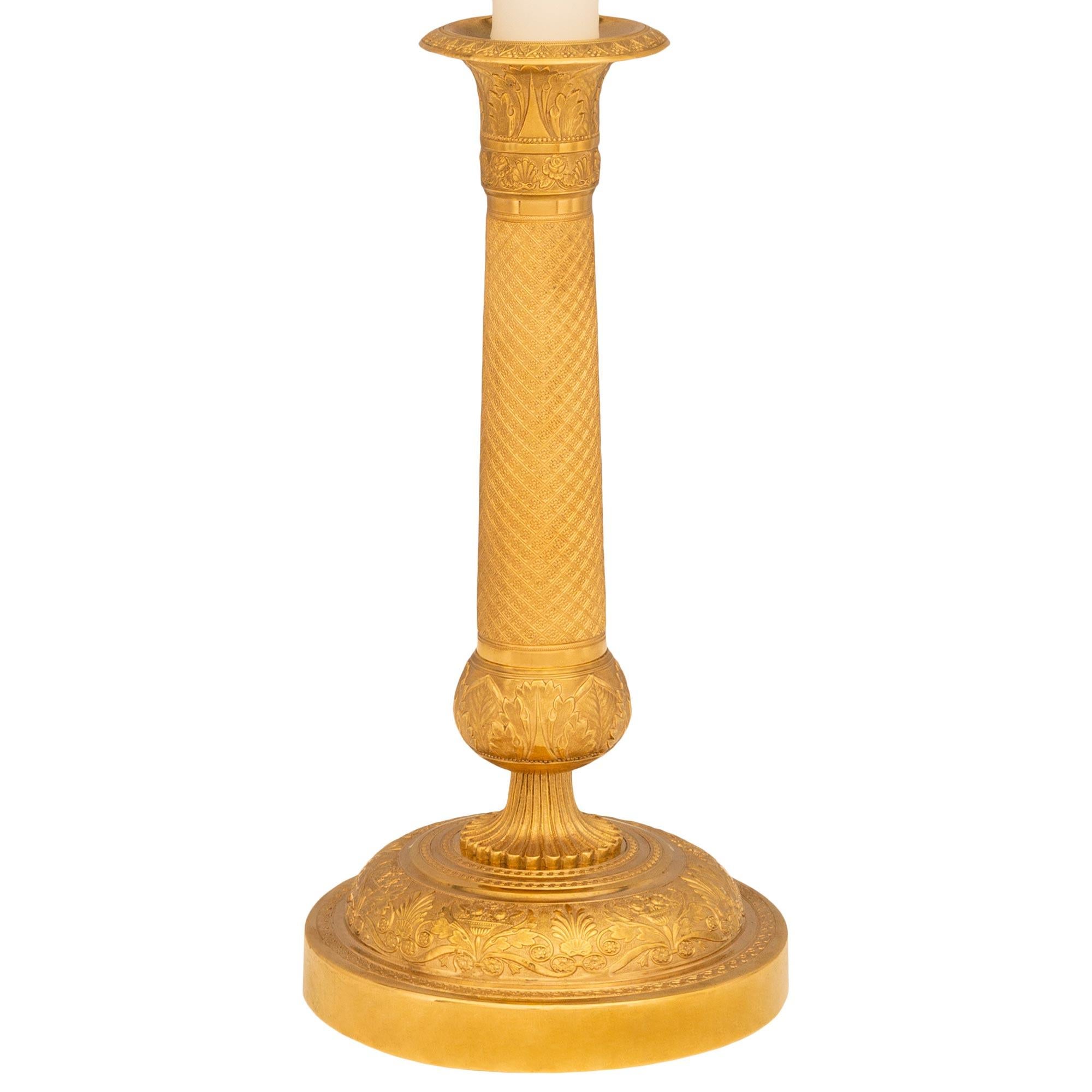Paar französische Ormolu-Kerzenhalter des 19. Jahrhunderts von Charles X (Charles X.) im Angebot