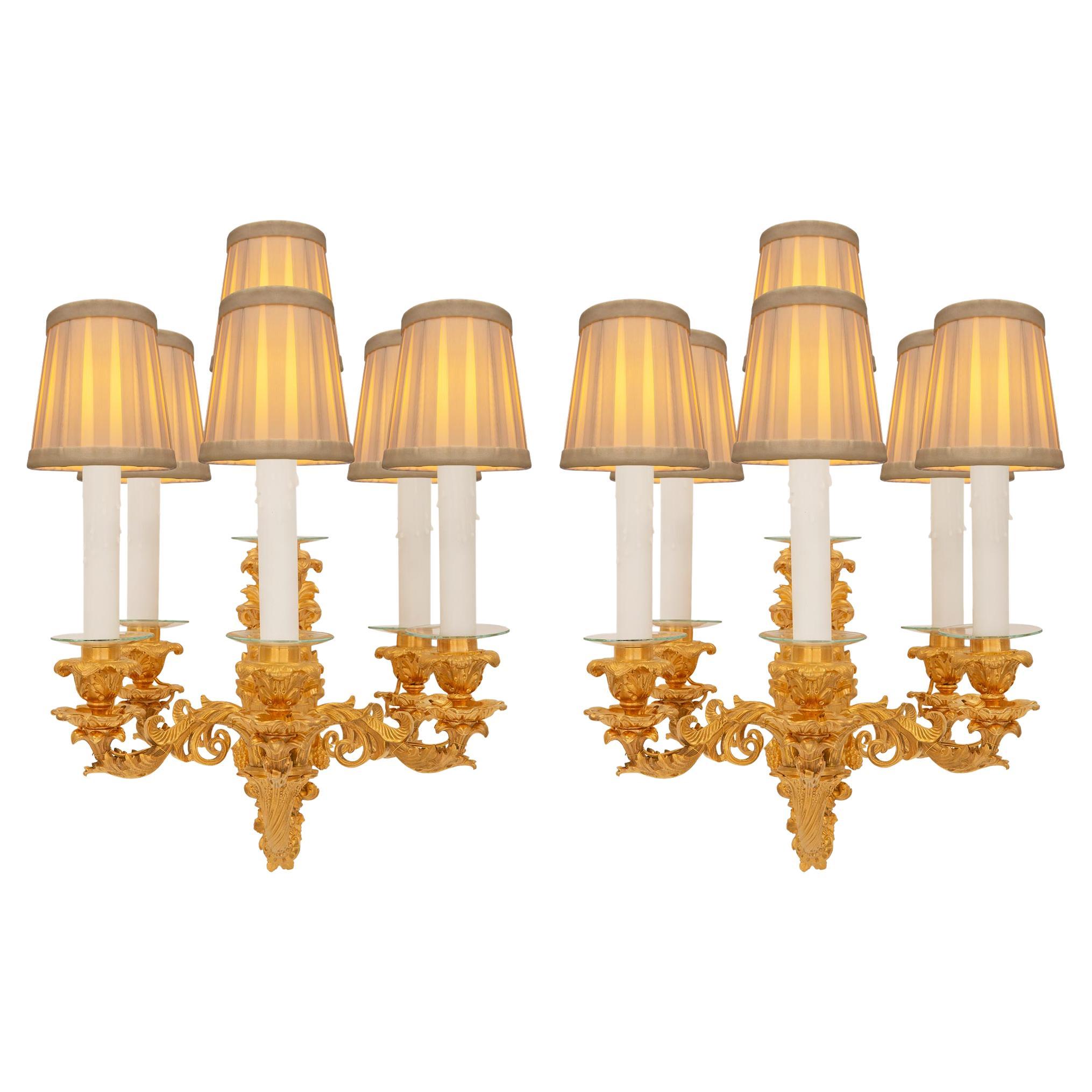 Pareja de candelabros de Ormolu del siglo XIX francés Charles X St.