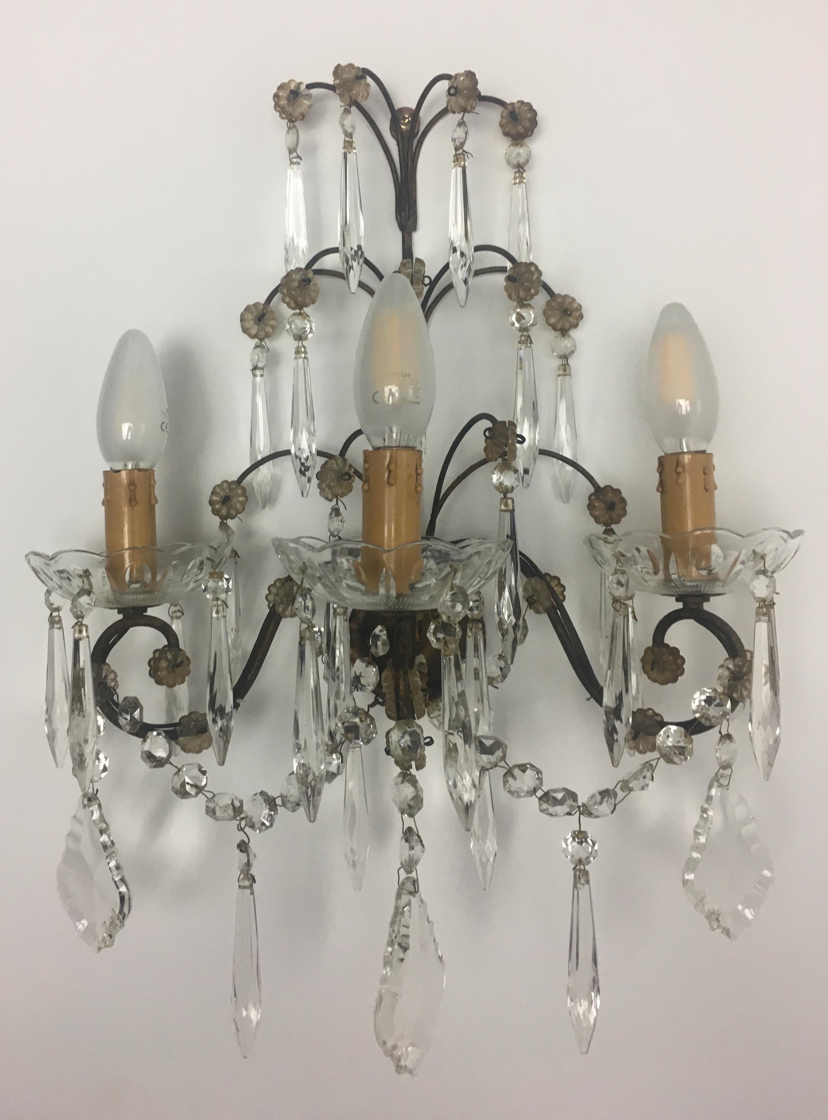 Pair of Early 19th Century French Louis XV Style Crystal and Brass Sconces In Good Condition For Sale In Miami, FL