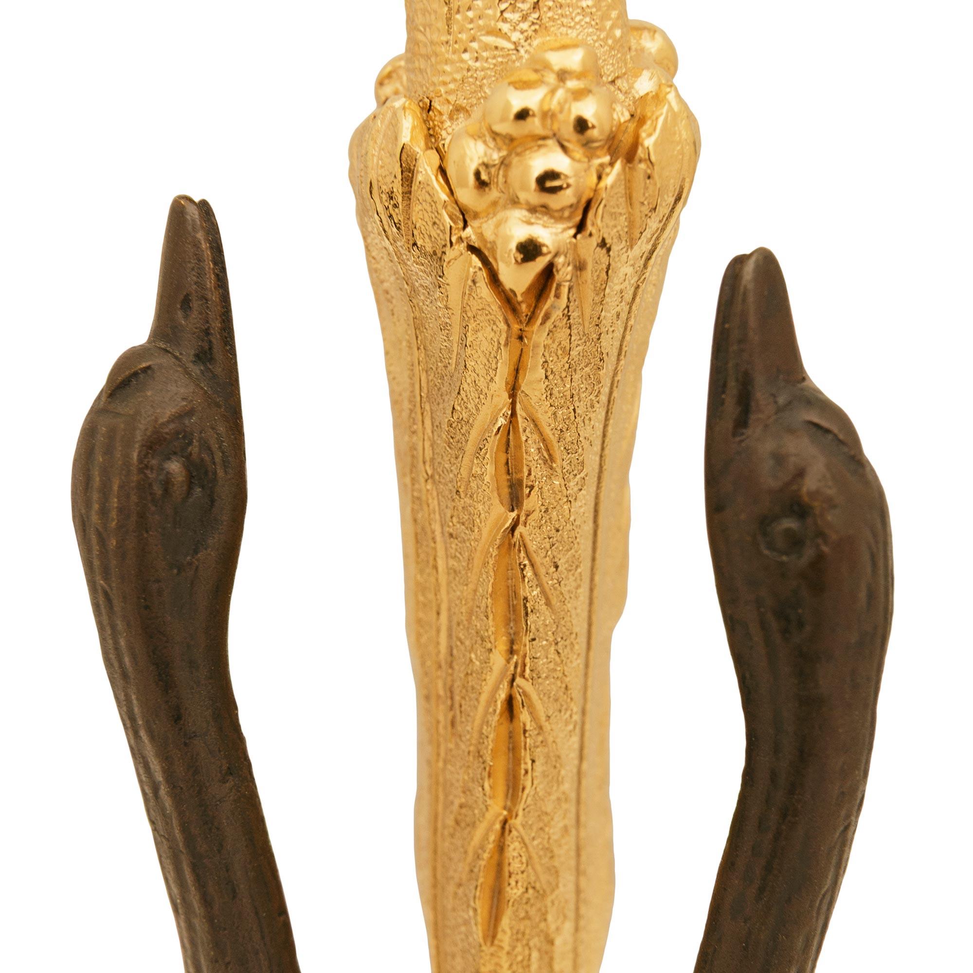 Bronzo coppia di candelabri francesi del XIX secolo in bronzo e Ormolu in vendita