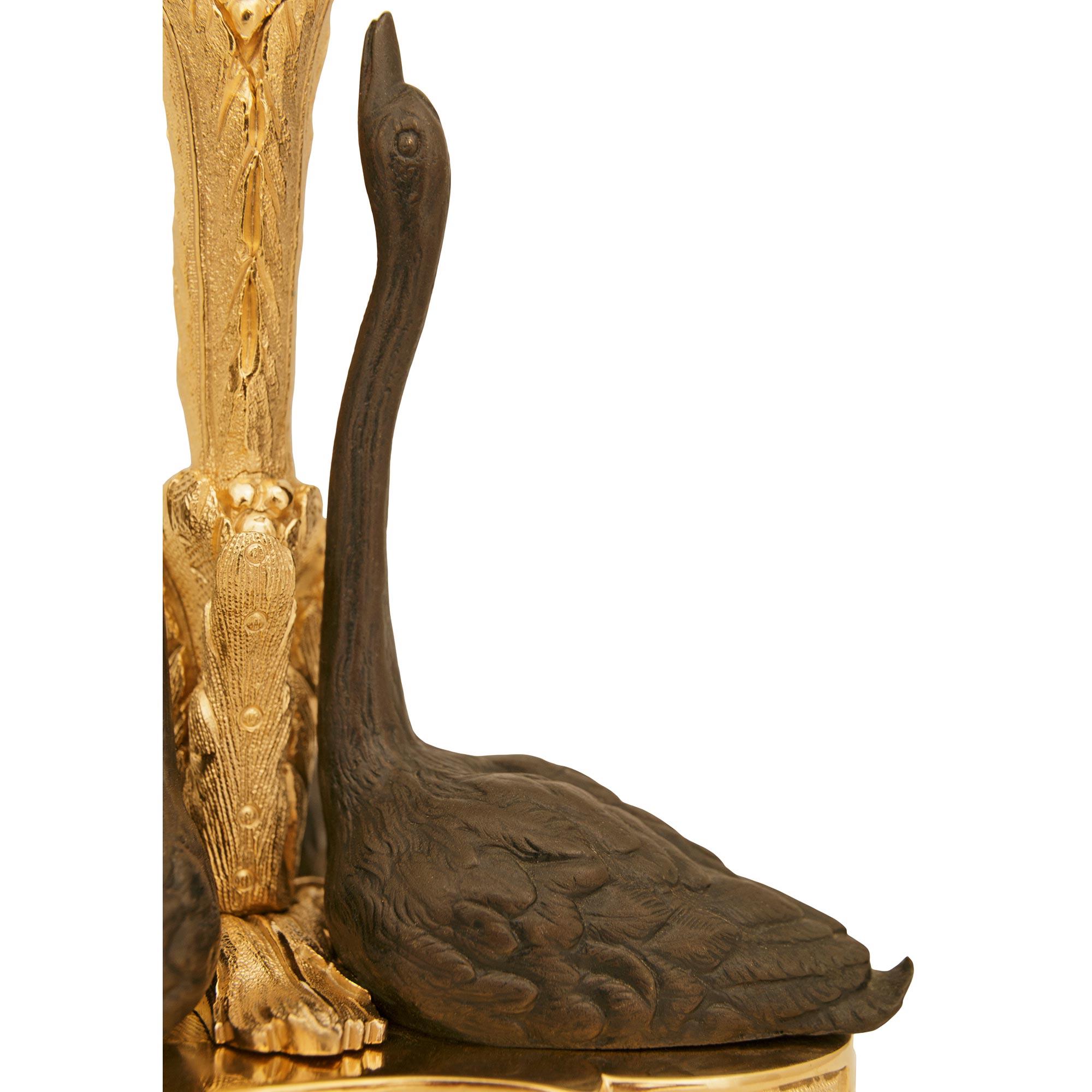coppia di candelabri francesi del XIX secolo in bronzo e Ormolu in vendita 1