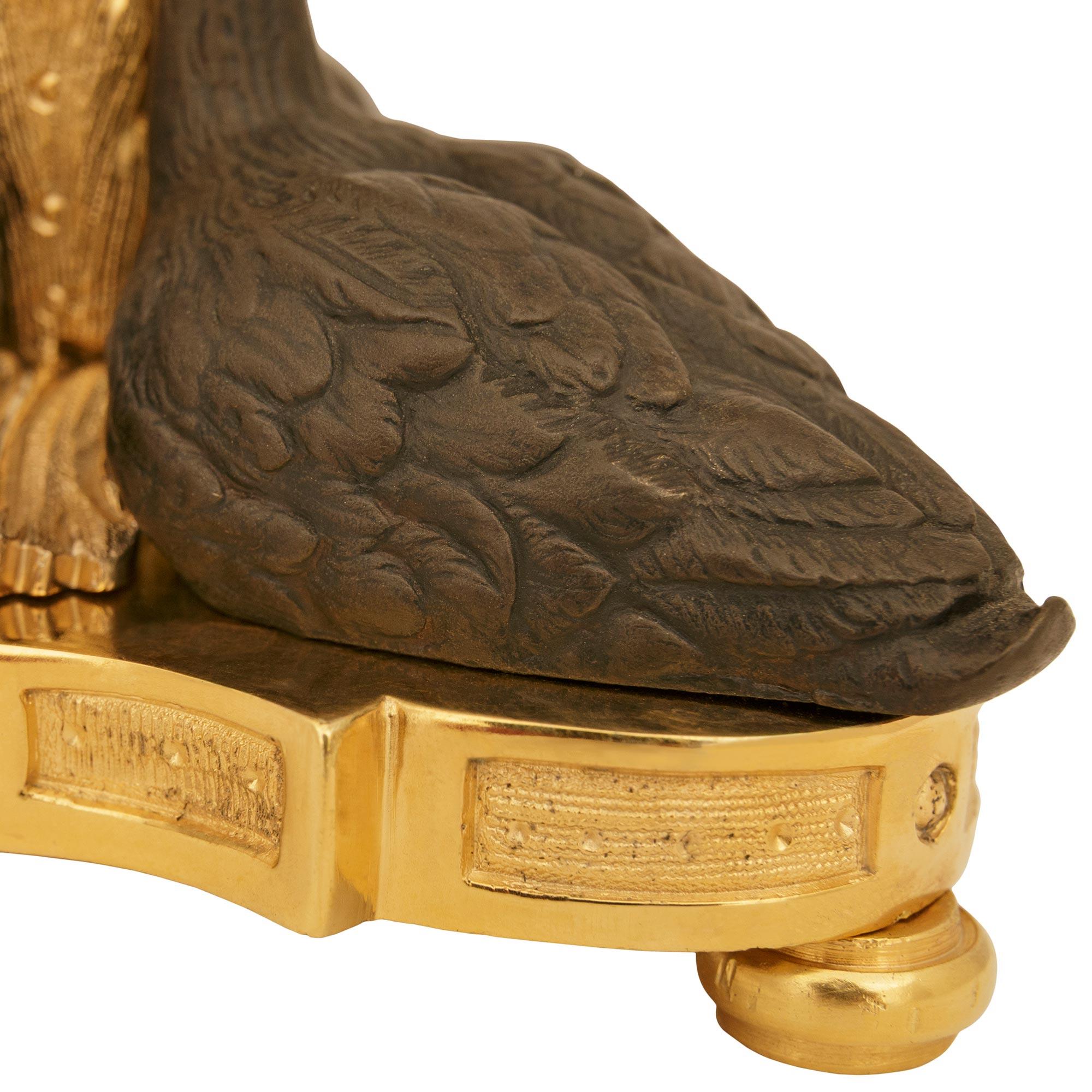 coppia di candelabri francesi del XIX secolo in bronzo e Ormolu in vendita 2