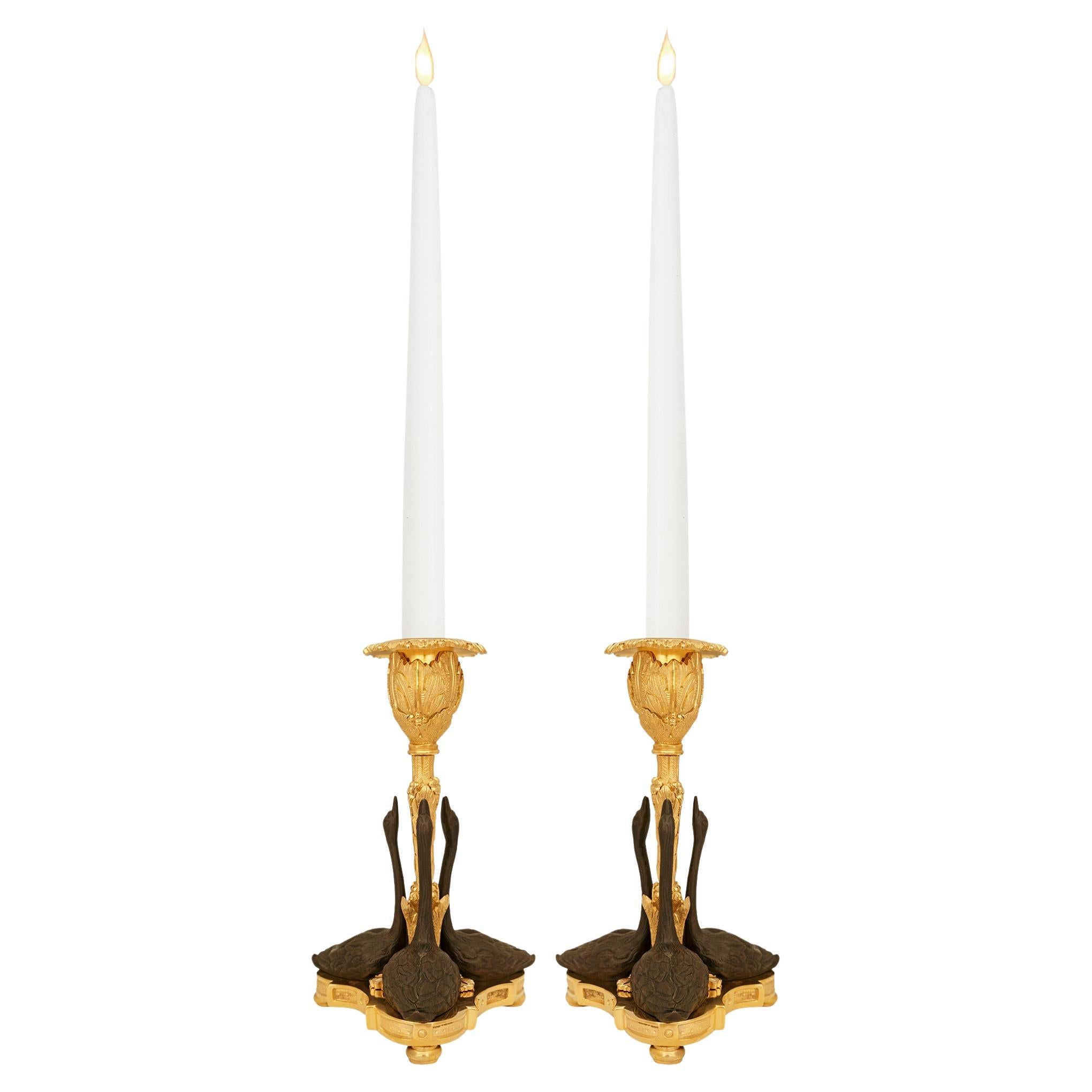 coppia di candelabri francesi del XIX secolo in bronzo e Ormolu in vendita