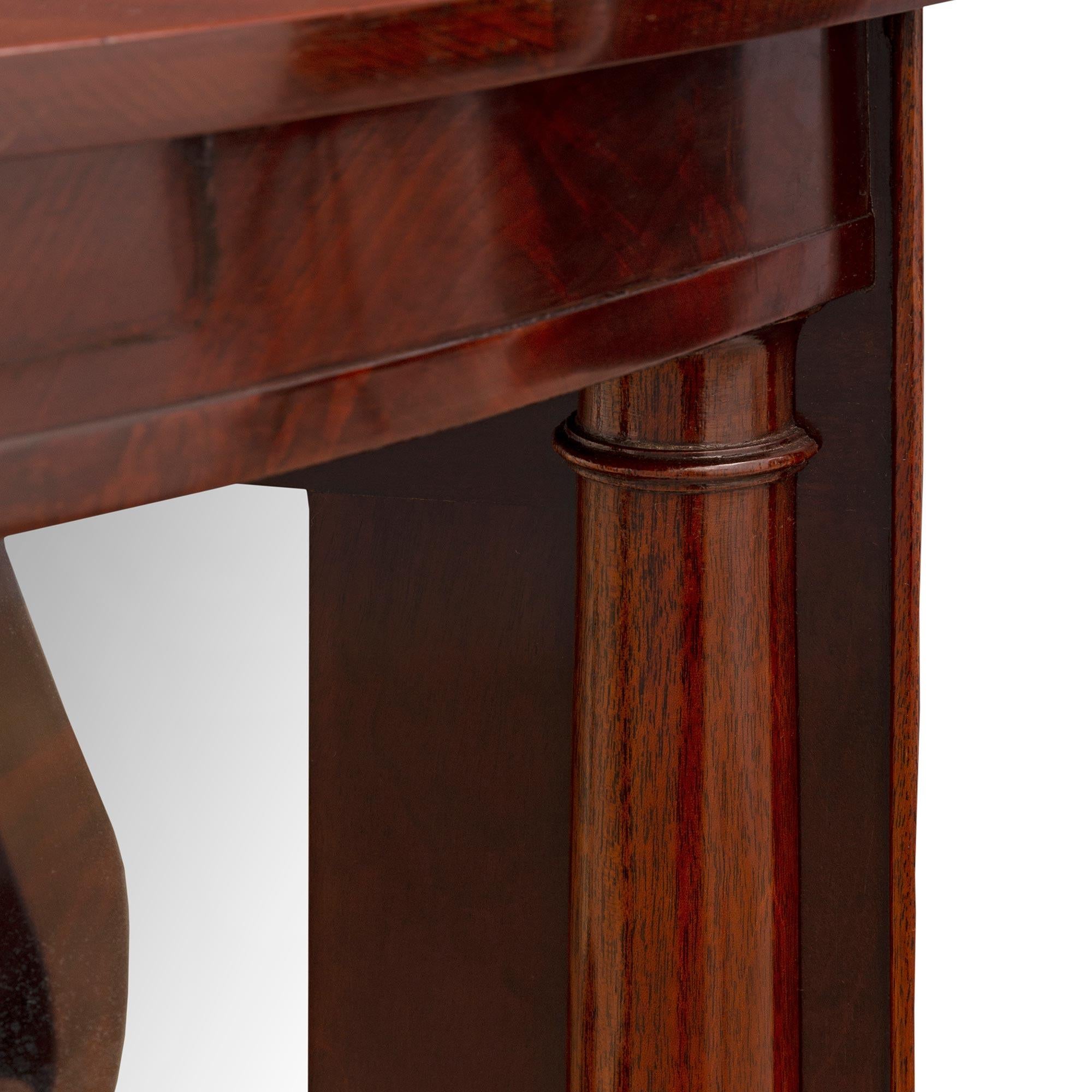 Specchio Coppia di console in mogano specchiato stile Impero del XIX secolo francese in vendita