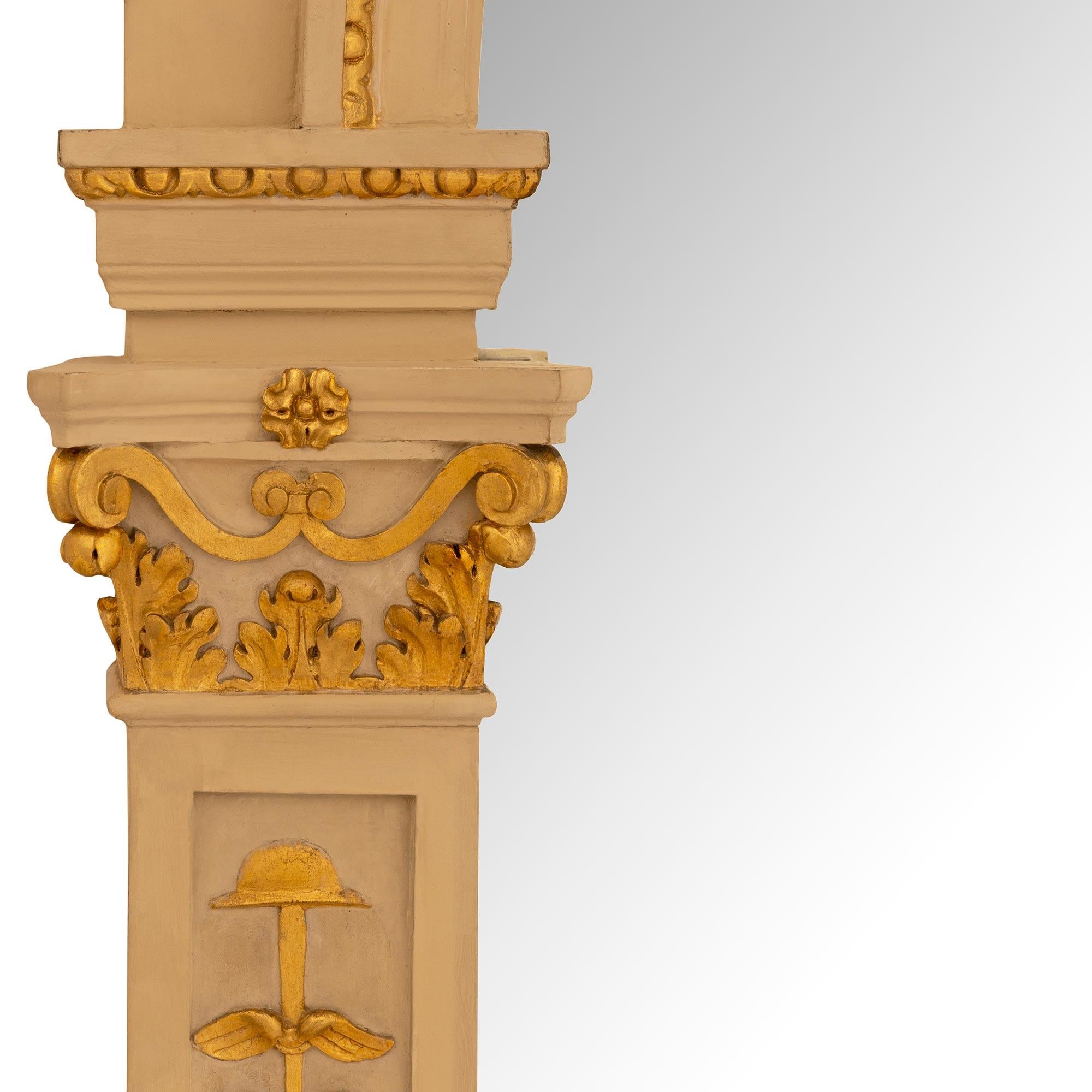 Paire de miroirs en bois doré et patiné de style Empire du XIXe siècle en vente 1