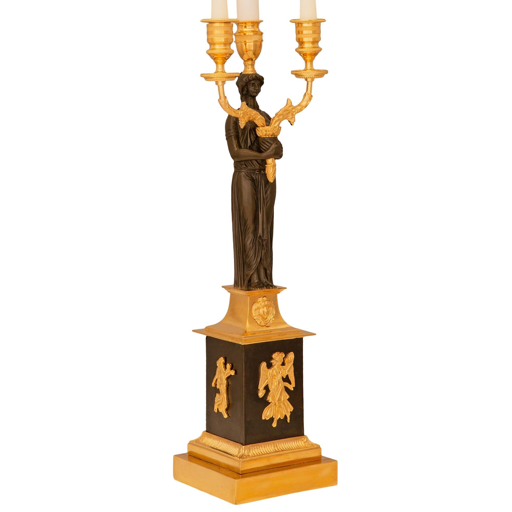Paire de lampes en bronze patiné et bronze doré de style Empire du XIXe siècle Bon état - En vente à West Palm Beach, FL