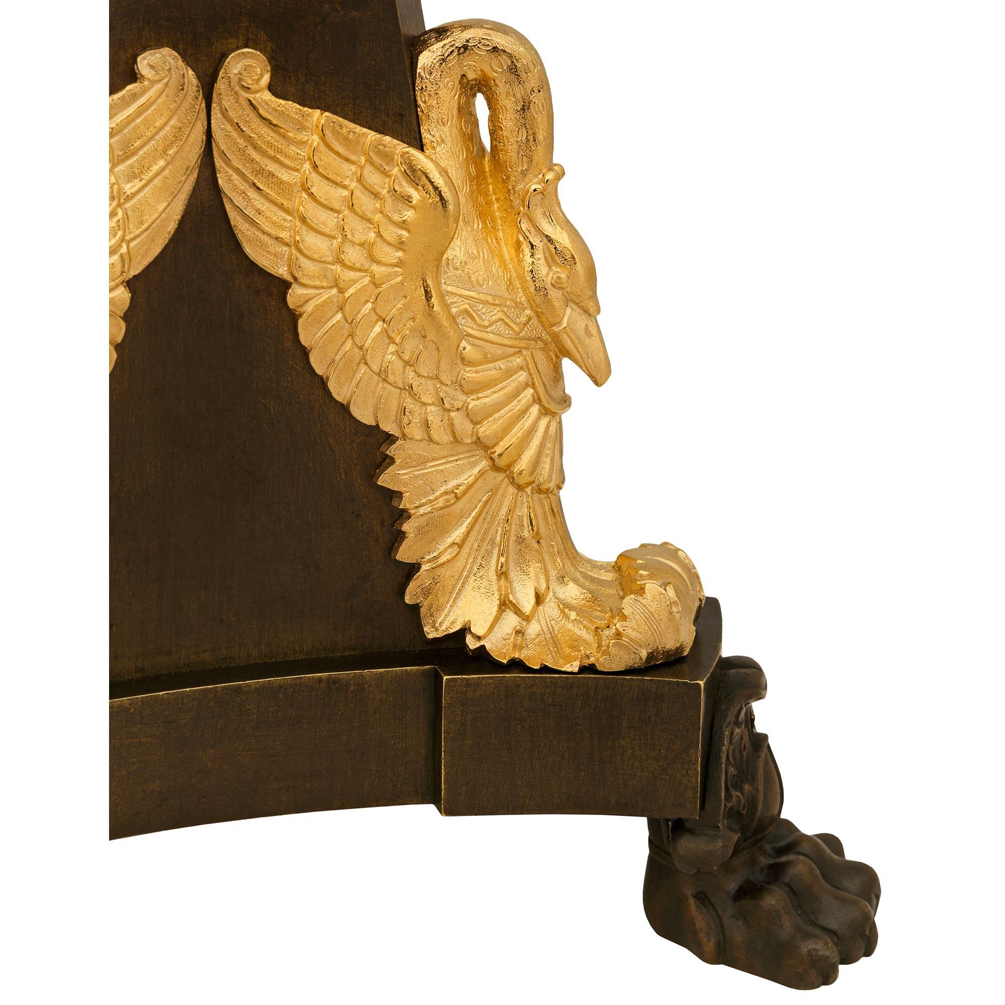 Pareja de lámparas francesas del siglo XIX de Bronce patinado y Ormolu de estilo Imperio en venta 4