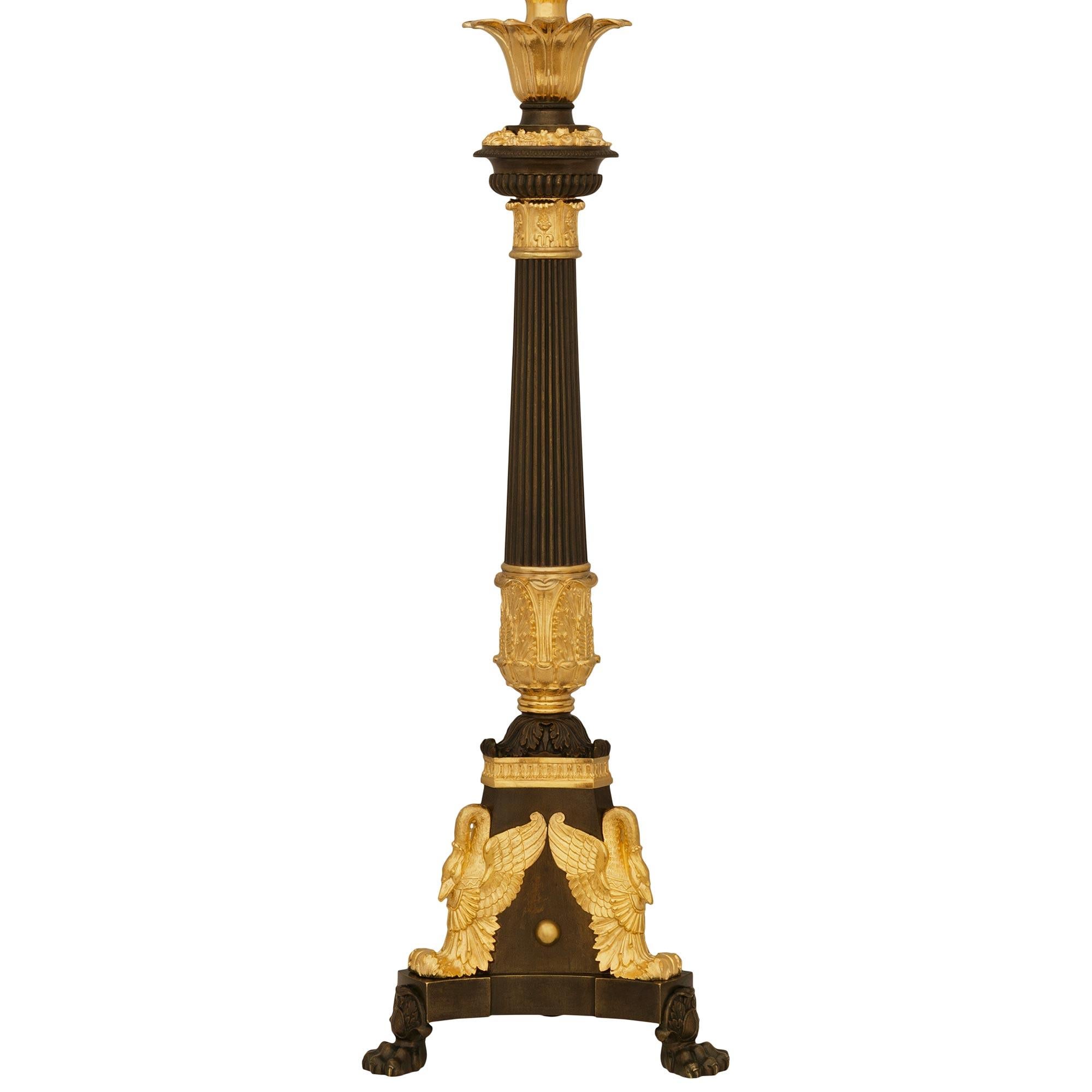 Pareja de lámparas francesas del siglo XIX de Bronce patinado y Ormolu de estilo Imperio en venta 5