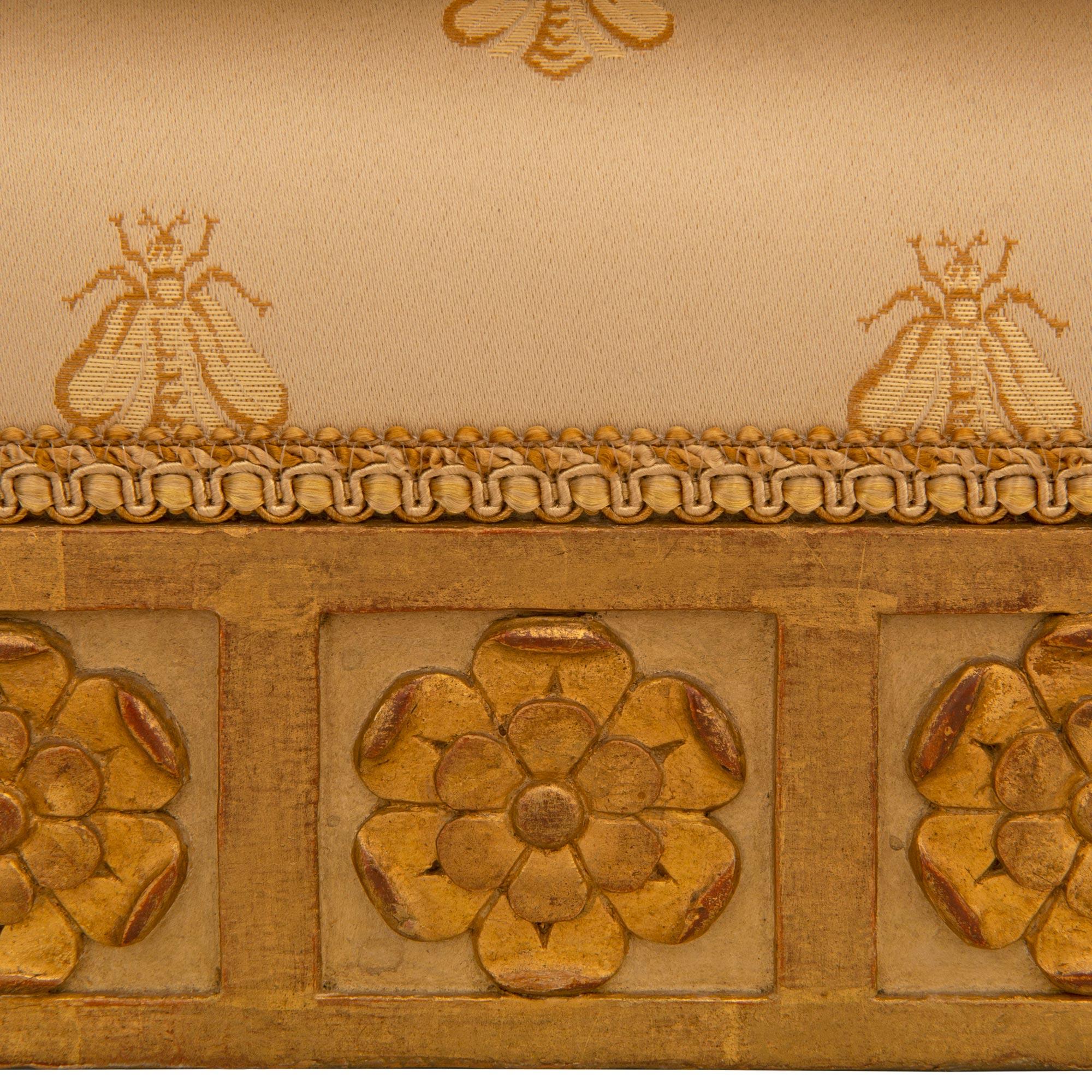 Paar französische Empire-Sessel aus patiniertem Holz und vergoldetem Holz aus dem 19. Jahrhundert im Angebot 2