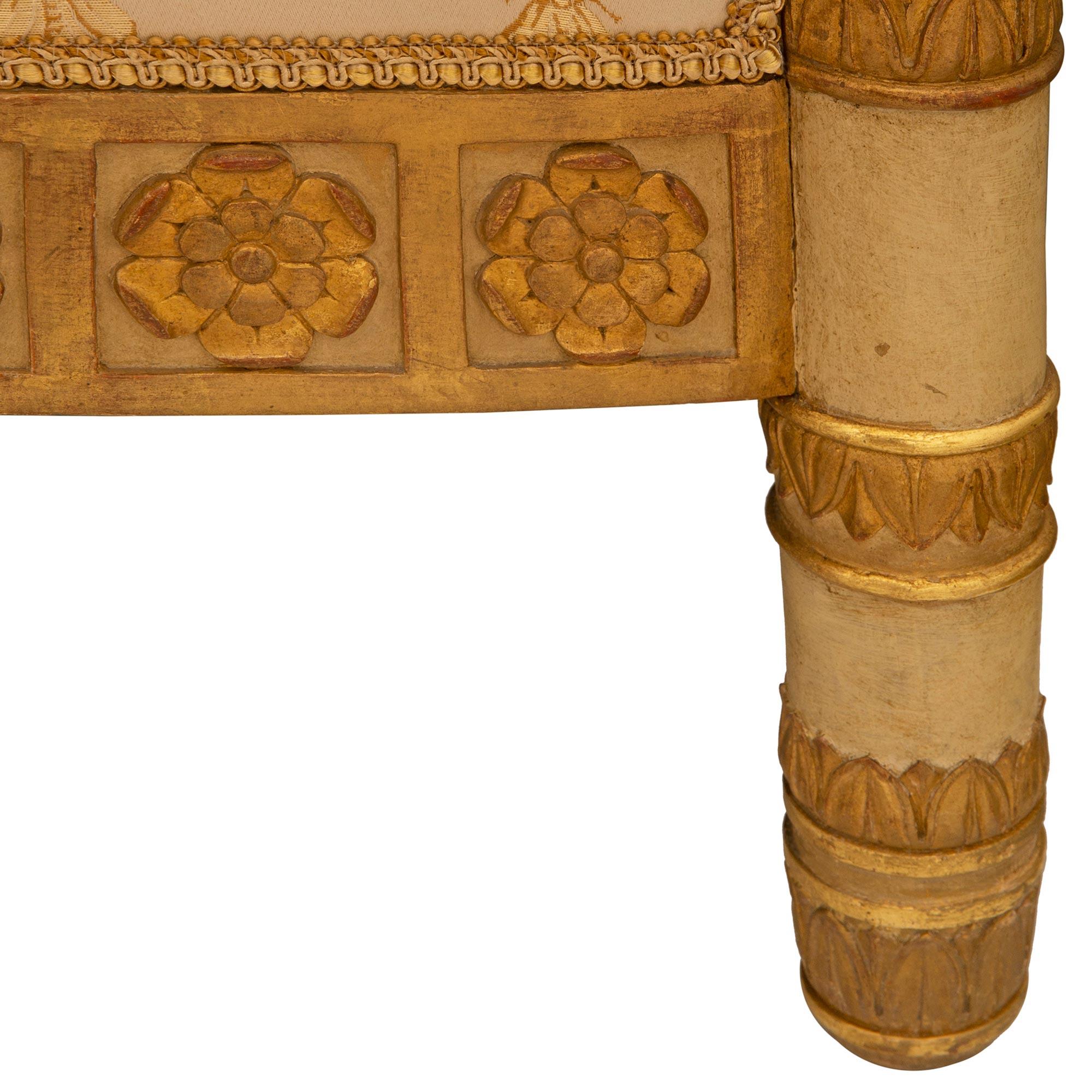 Paar französische Empire-Sessel aus patiniertem Holz und vergoldetem Holz aus dem 19. Jahrhundert im Angebot 3