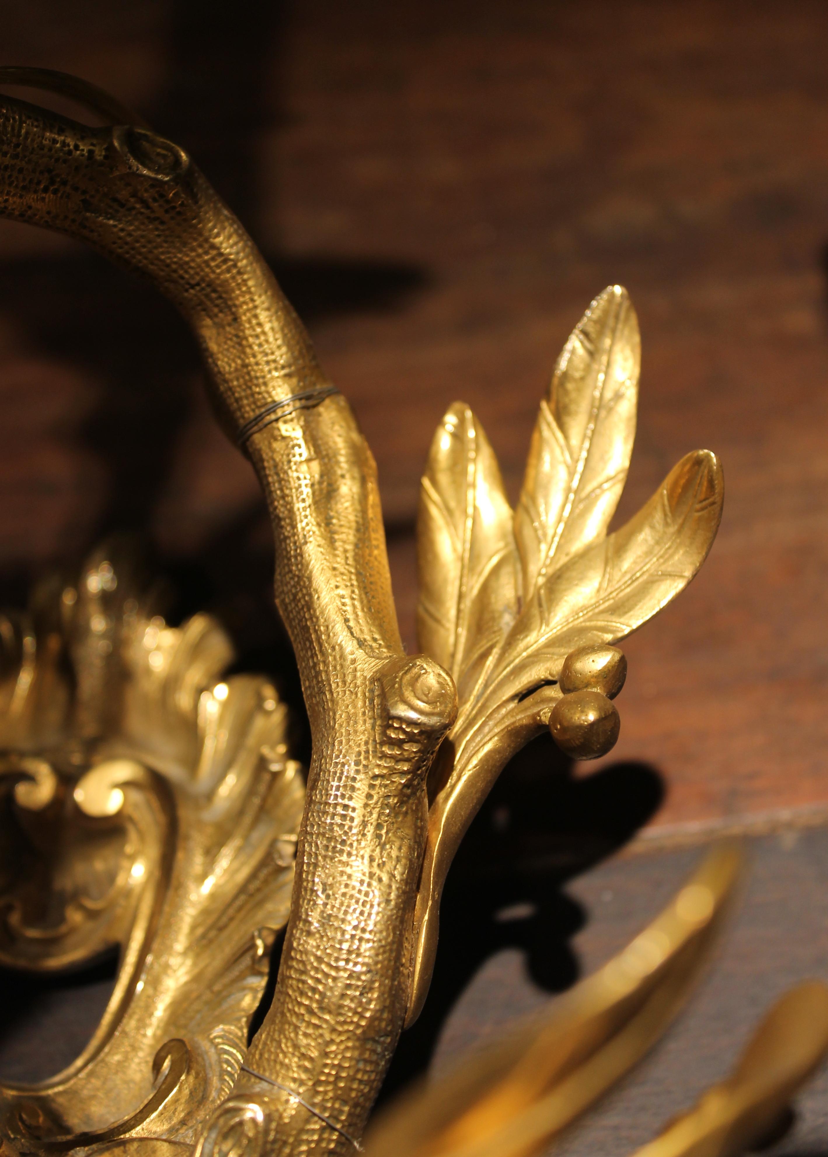 Pair of French 19th Century Gilt Bronze Three Lights Faux Bamboo Foliate Sconces im Zustand „Hervorragend“ in Firenze, IT