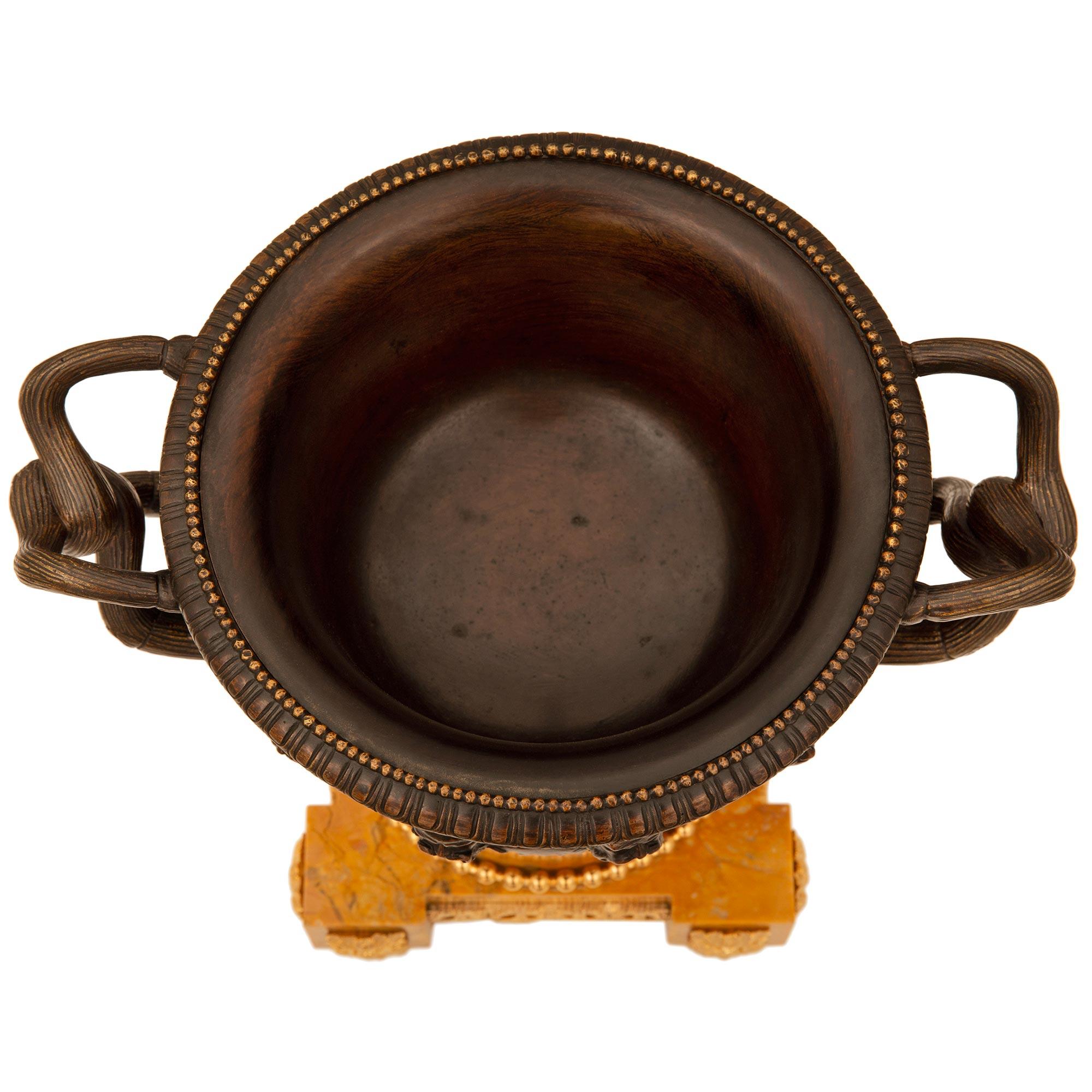Paire d'objets d'époque Louis XVI du 19e siècle, de style Grand Tour. en vente 5