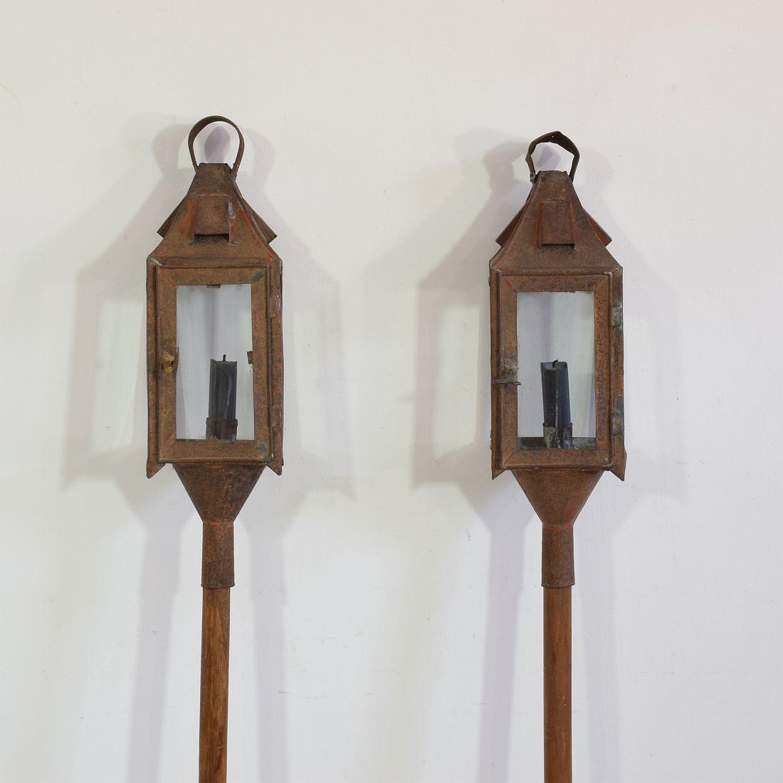Pair of French 19th Century Iron Procession Lanterns In Good Condition In Buisson, FR