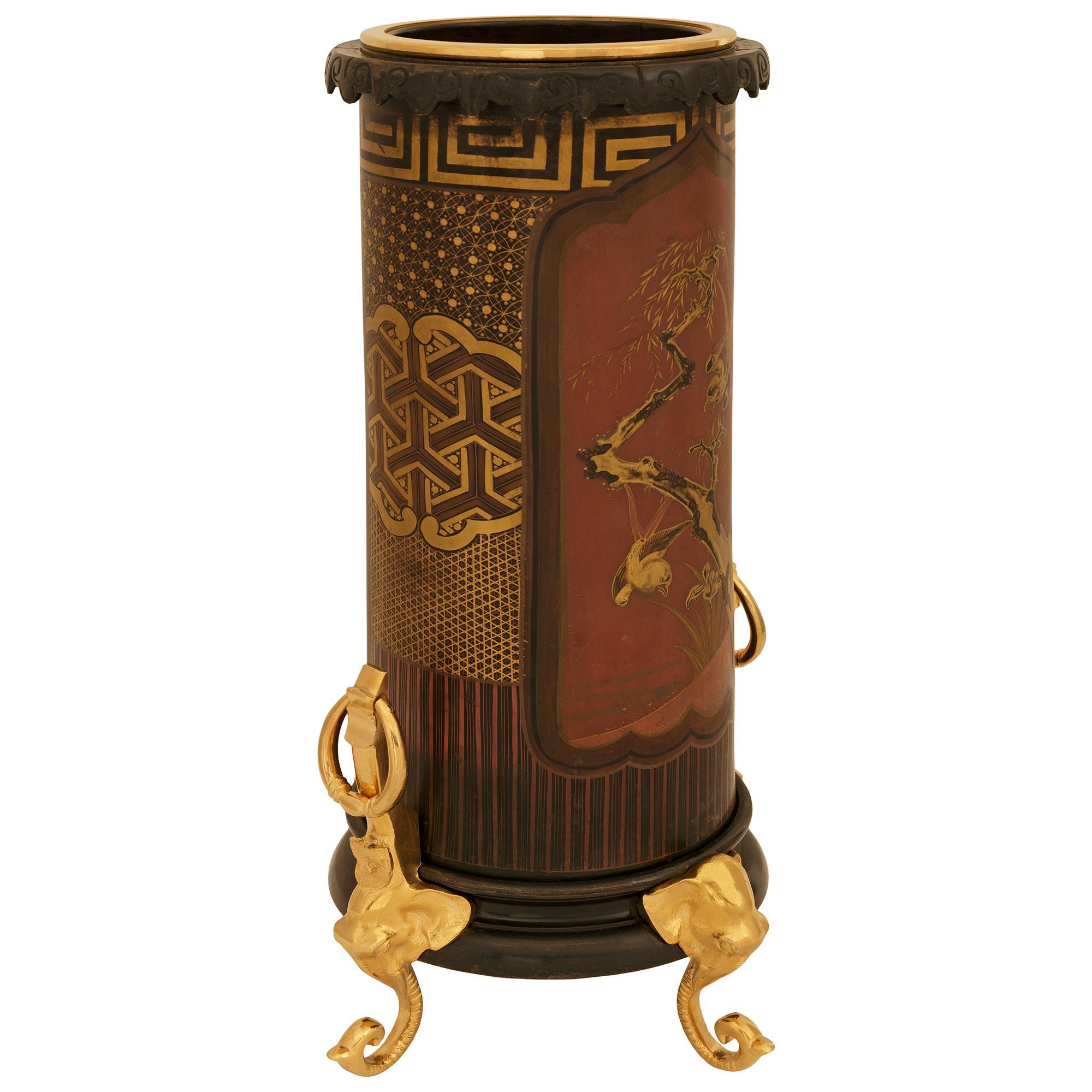 Giapponese coppia di vasi francesi del XIX secolo in terracotta laccata, bronzo e ormeggio in vendita