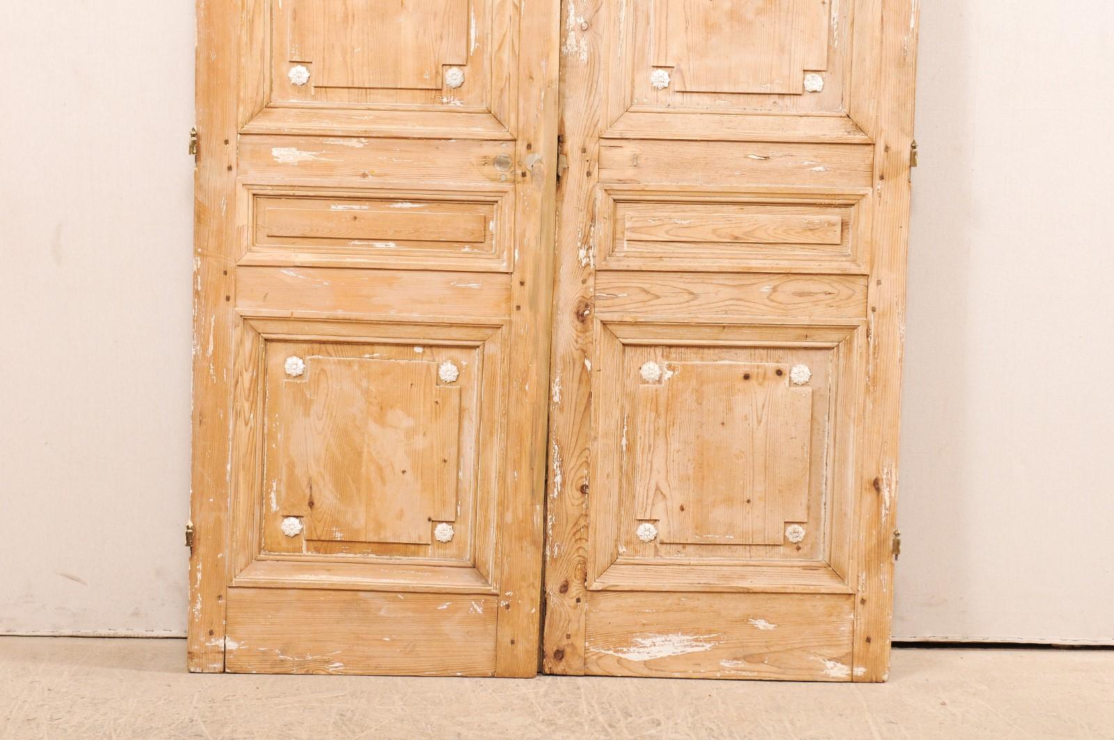 Pair of French 19th Century Linenfold Carved Wood Doors 3