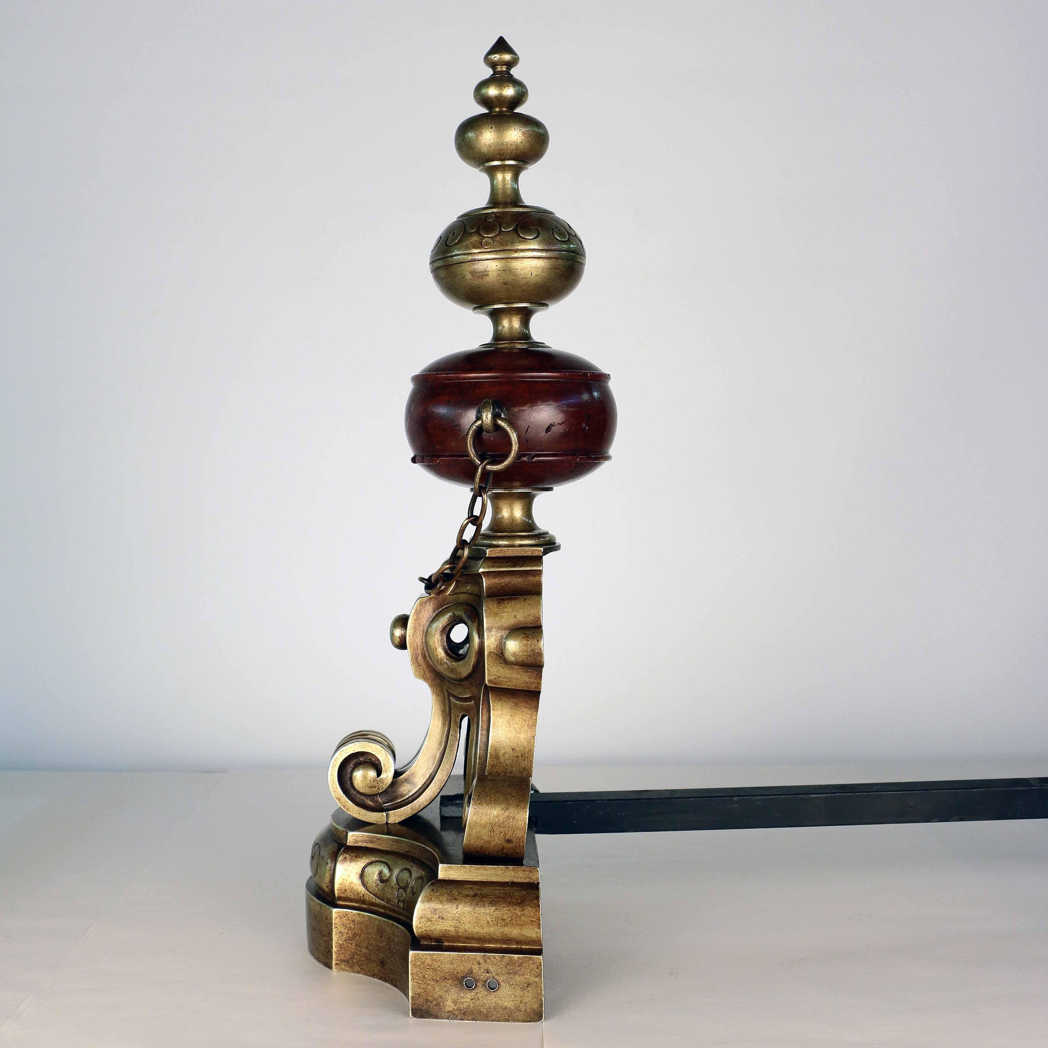 Coppia di Chenet / Andirons francesi del XIX secolo in stile Luigi XIV in bronzo e marmo in vendita 4